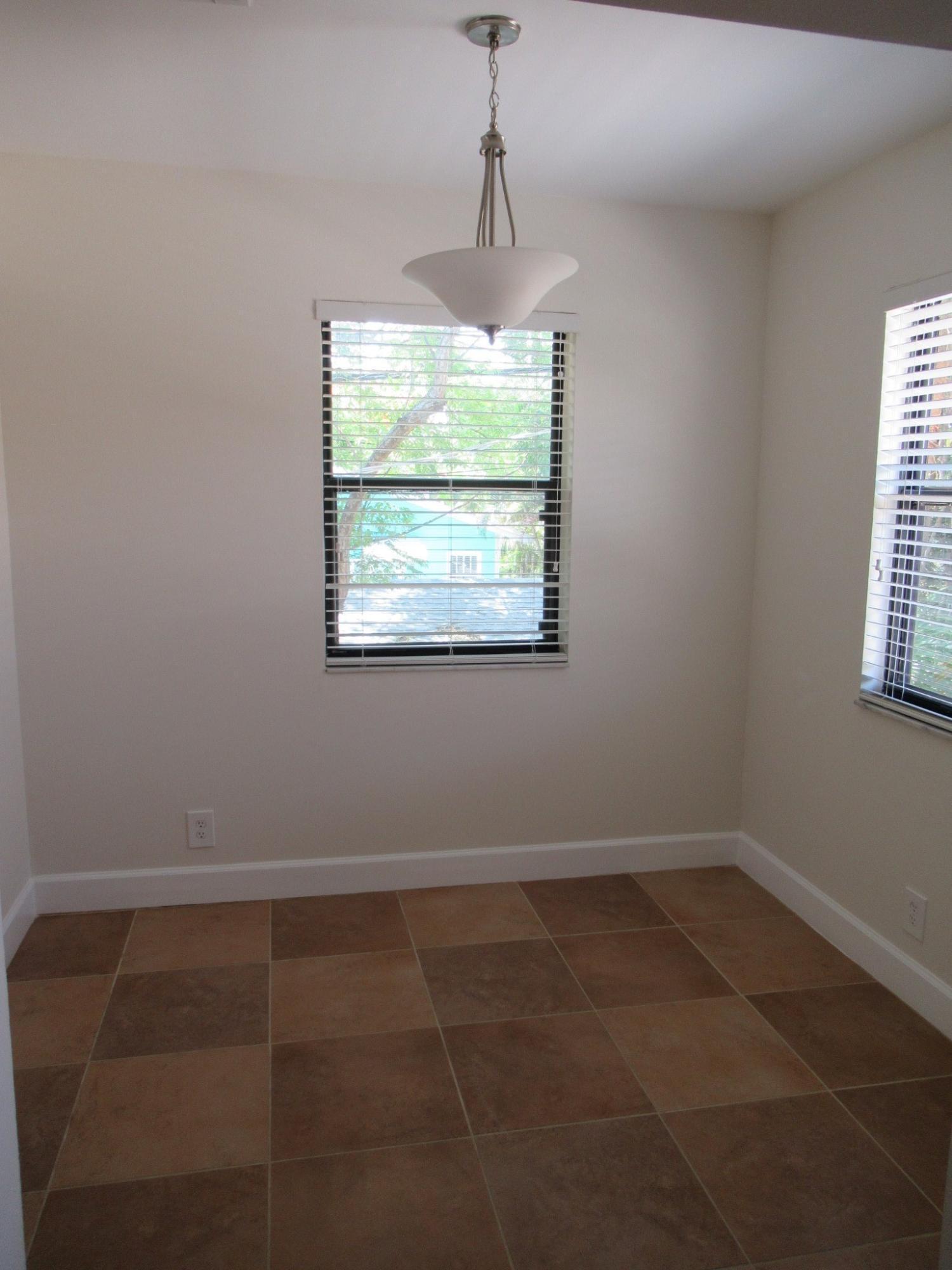 FLAMINGO PARK - Residential Lease