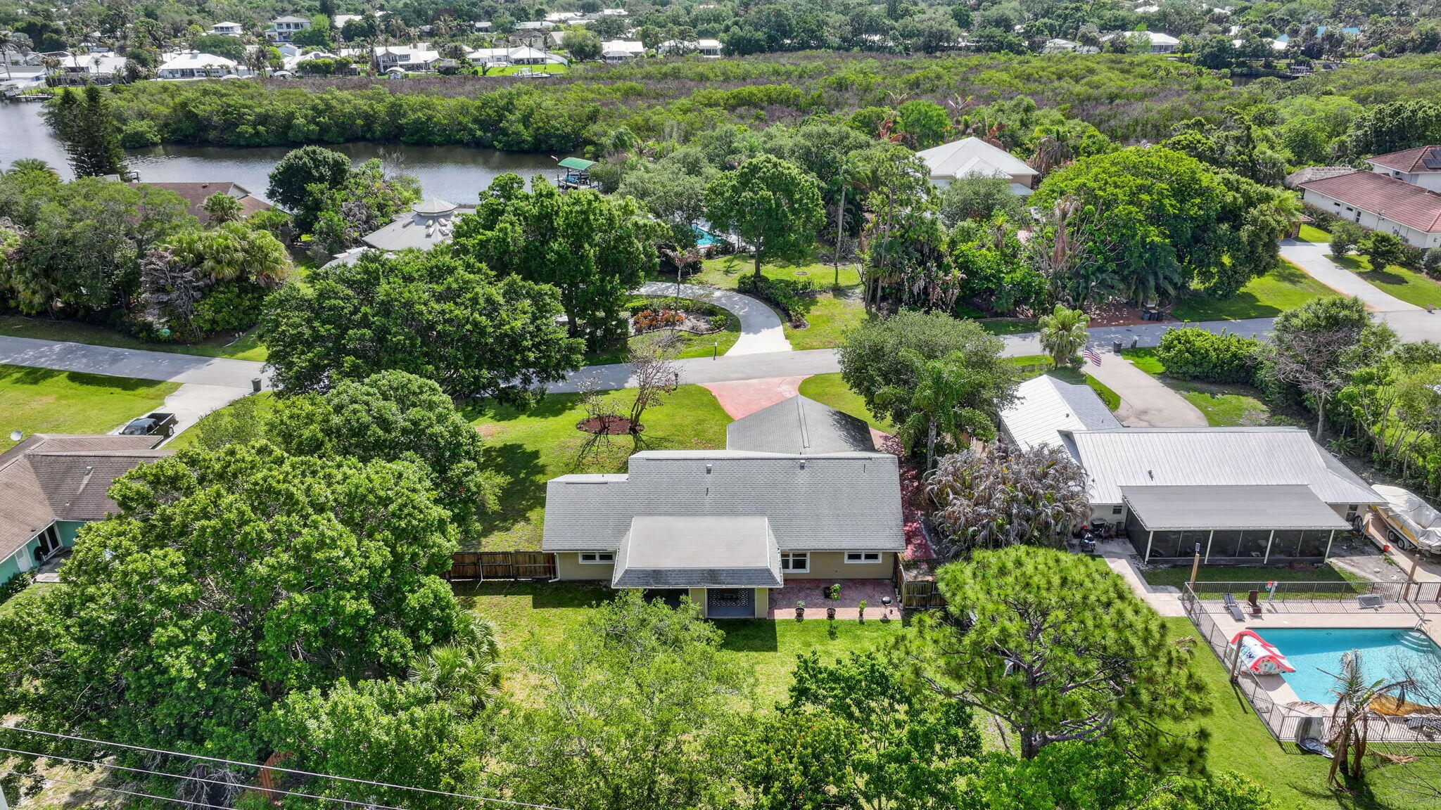 HIDDEN BAY - Residential