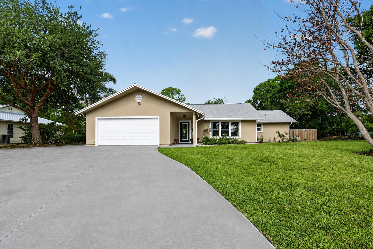 HIDDEN BAY - Residential