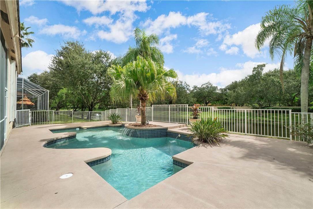 Eagle Trace - Highland PL - Residential