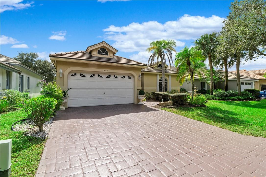Eagle Trace - Highland PL - Residential