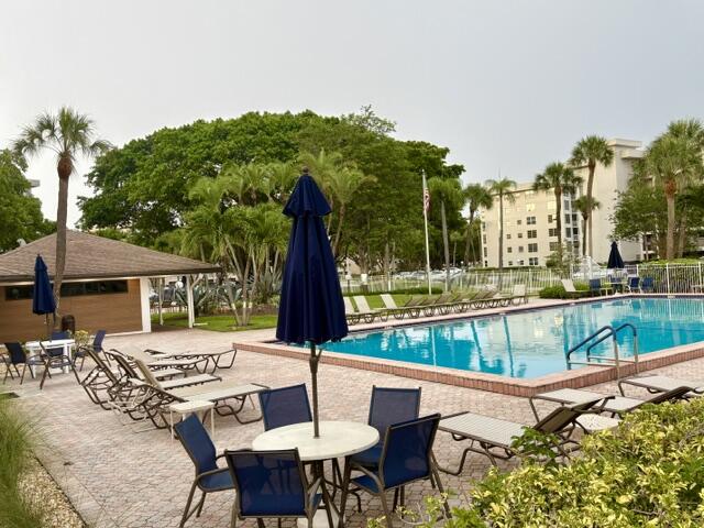 NO 20 PALM-AIRE COUNTRY CLUB - Residential Lease