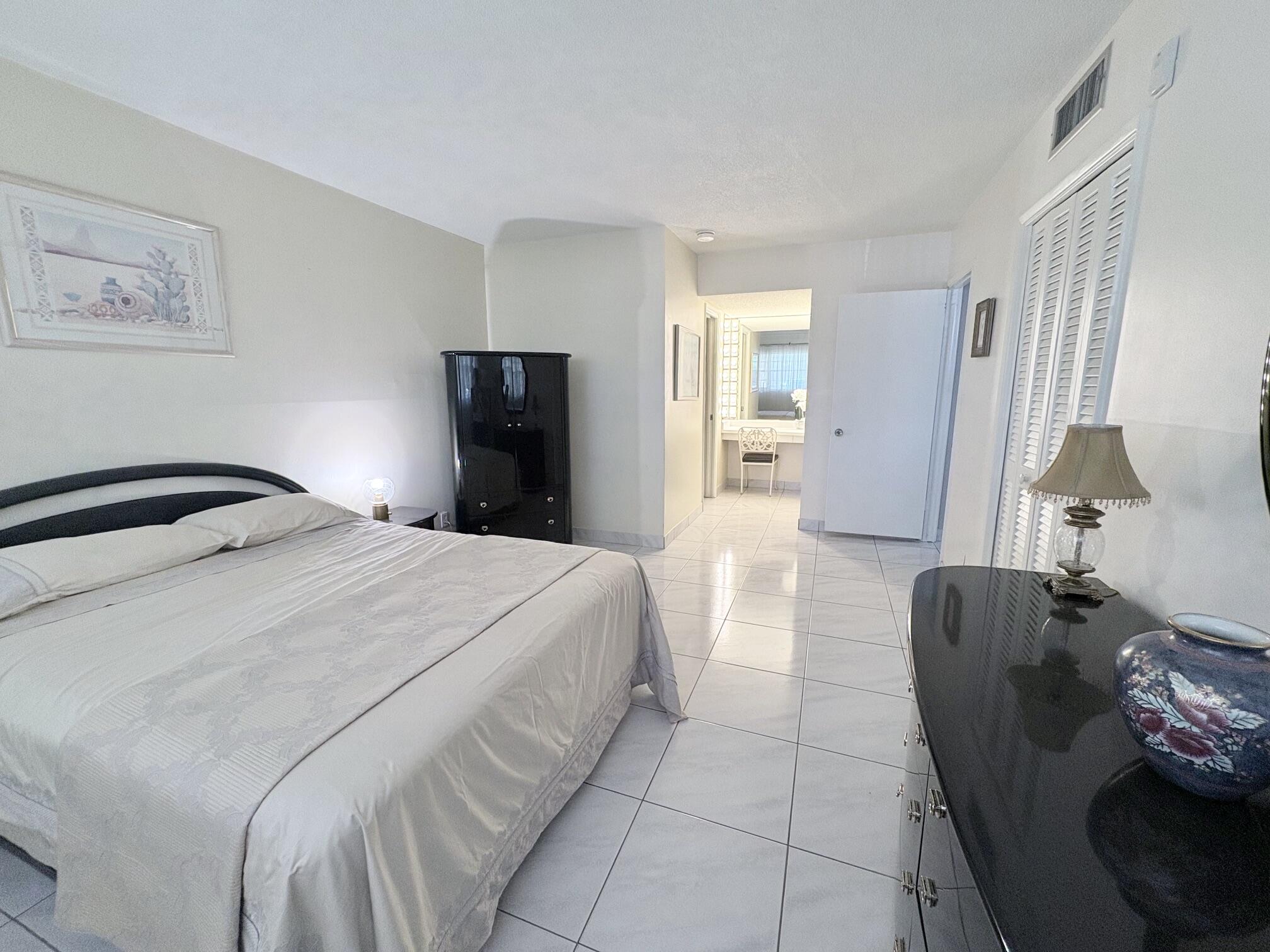 NO 20 PALM-AIRE COUNTRY CLUB - Residential Lease