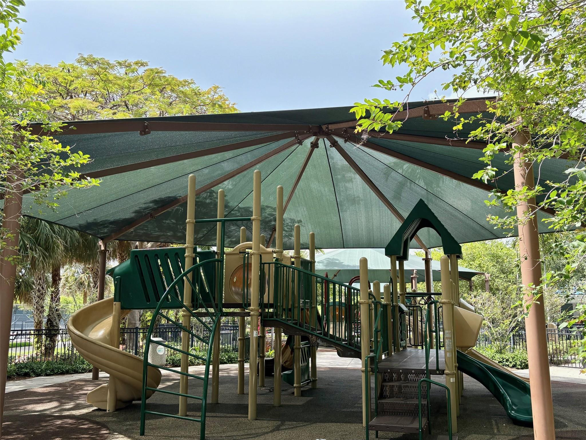 NO 20 PALM-AIRE COUNTRY CLUB - Residential Lease