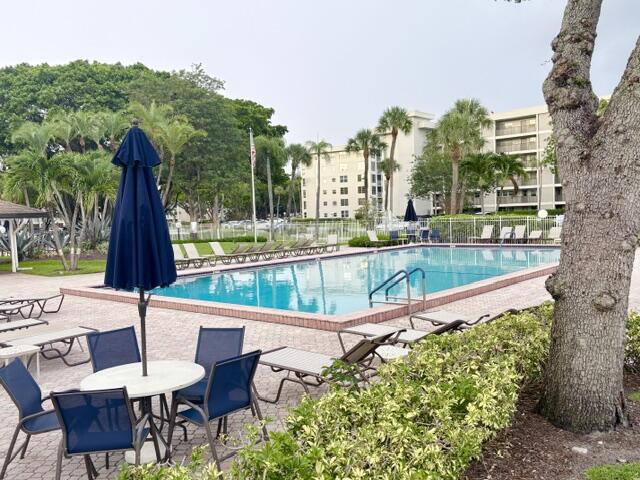 NO 20 PALM-AIRE COUNTRY CLUB - Residential Lease