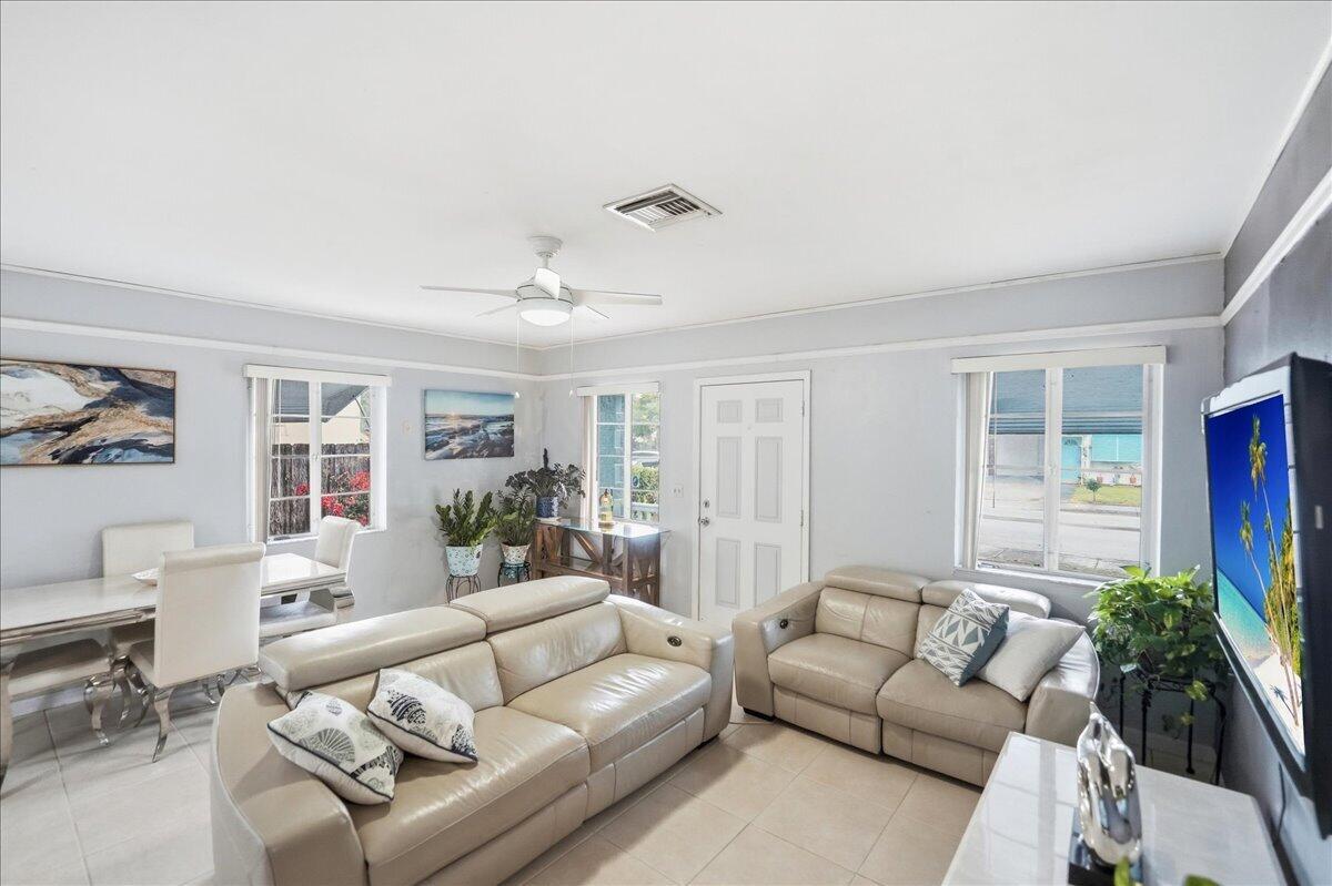 LAKE WORTH TOWN OF - Residential