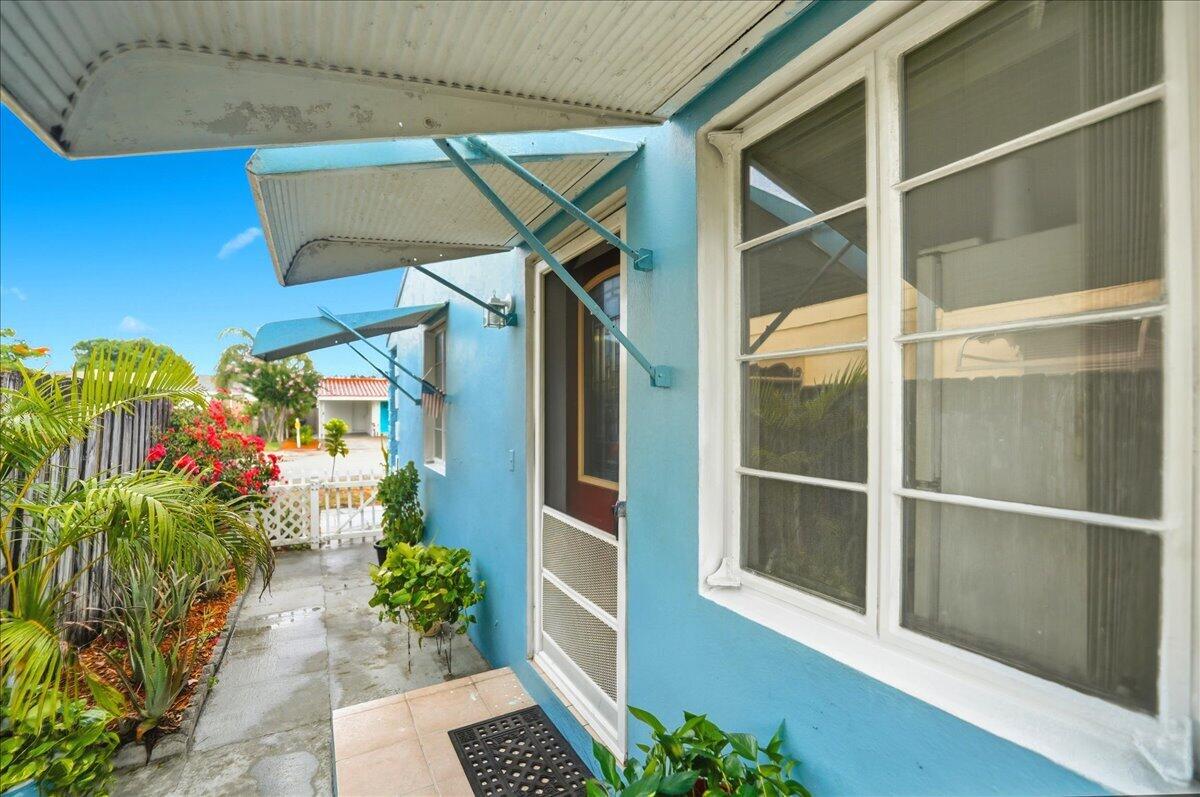 LAKE WORTH TOWN OF - Residential