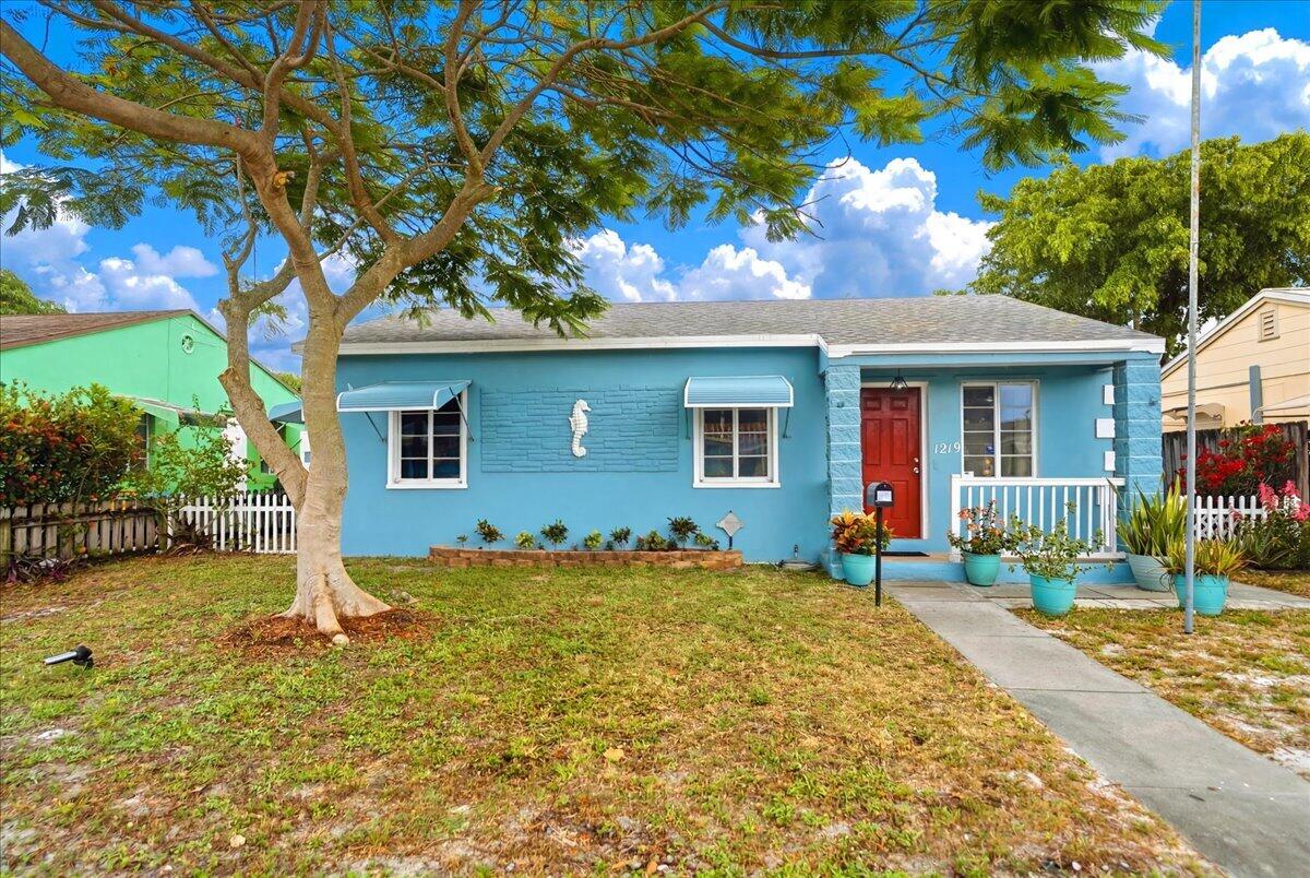 LAKE WORTH TOWN OF - Residential