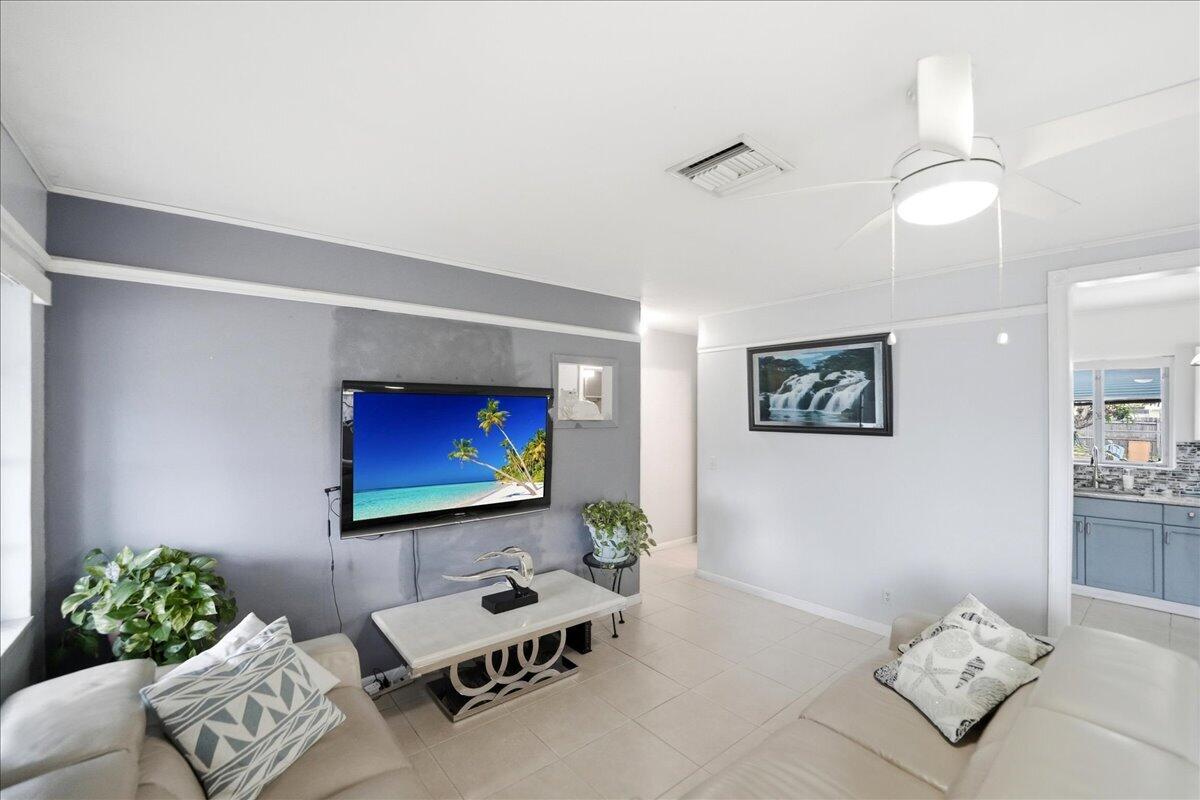 LAKE WORTH TOWN OF - Residential
