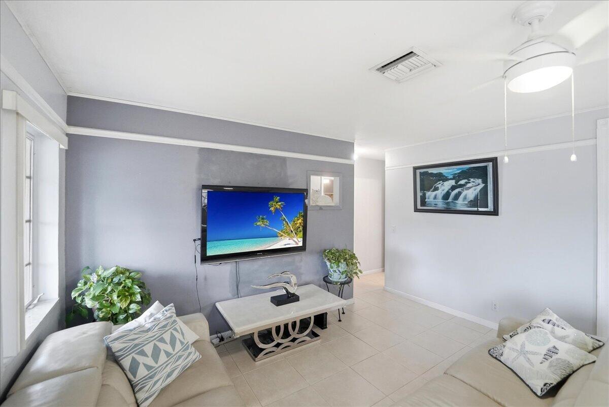 LAKE WORTH TOWN OF - Residential
