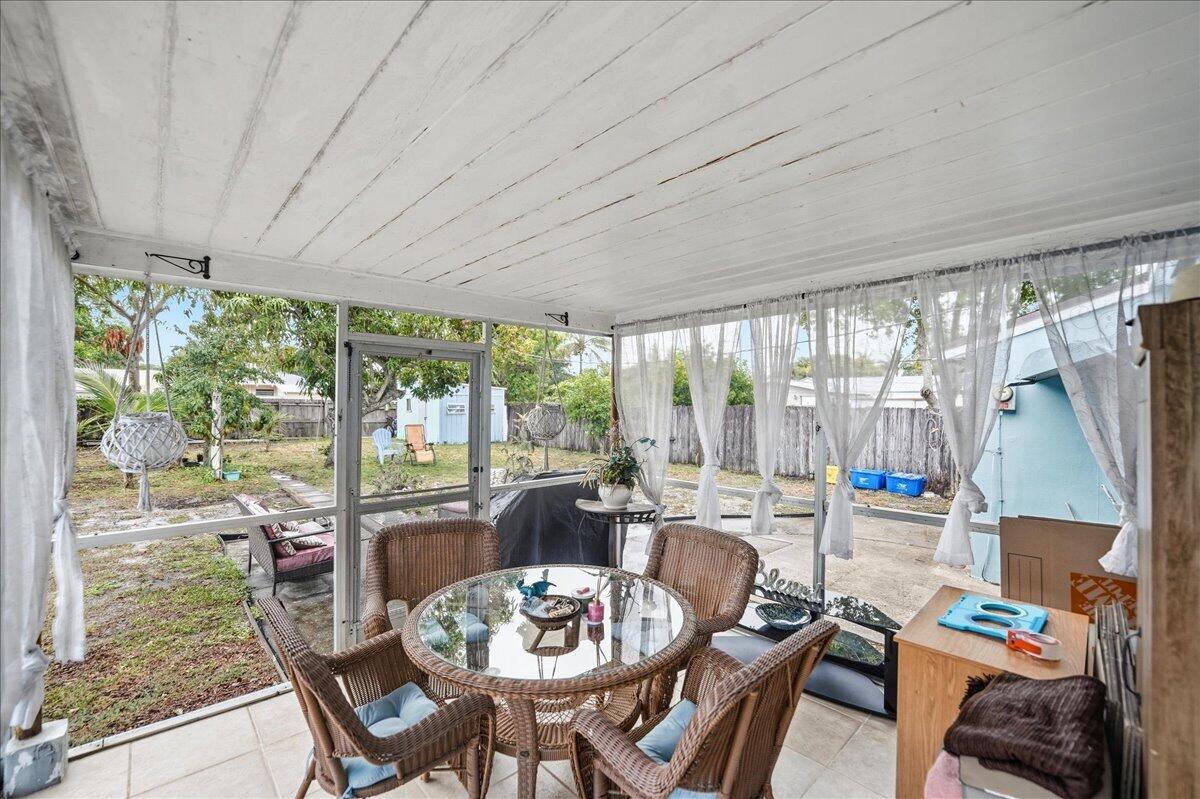 LAKE WORTH TOWN OF - Residential