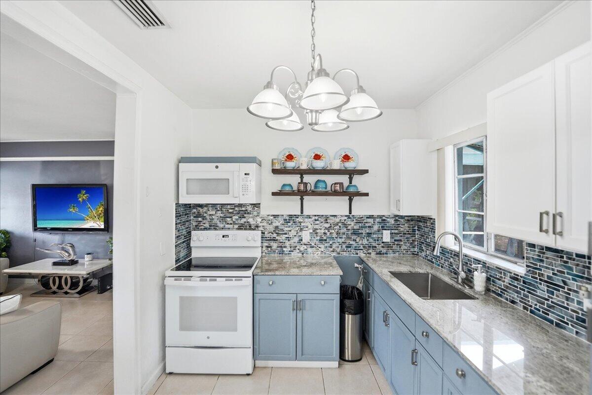 LAKE WORTH TOWN OF - Residential