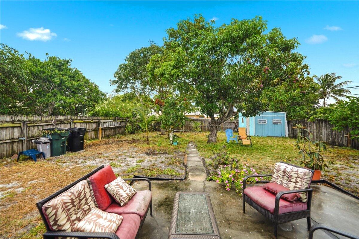 LAKE WORTH TOWN OF - Residential
