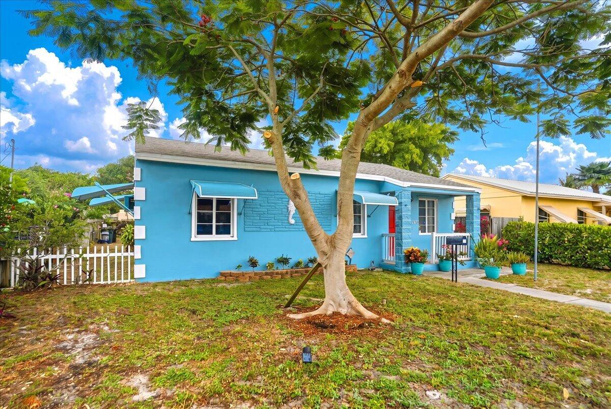 LAKE WORTH TOWN OF - Residential
