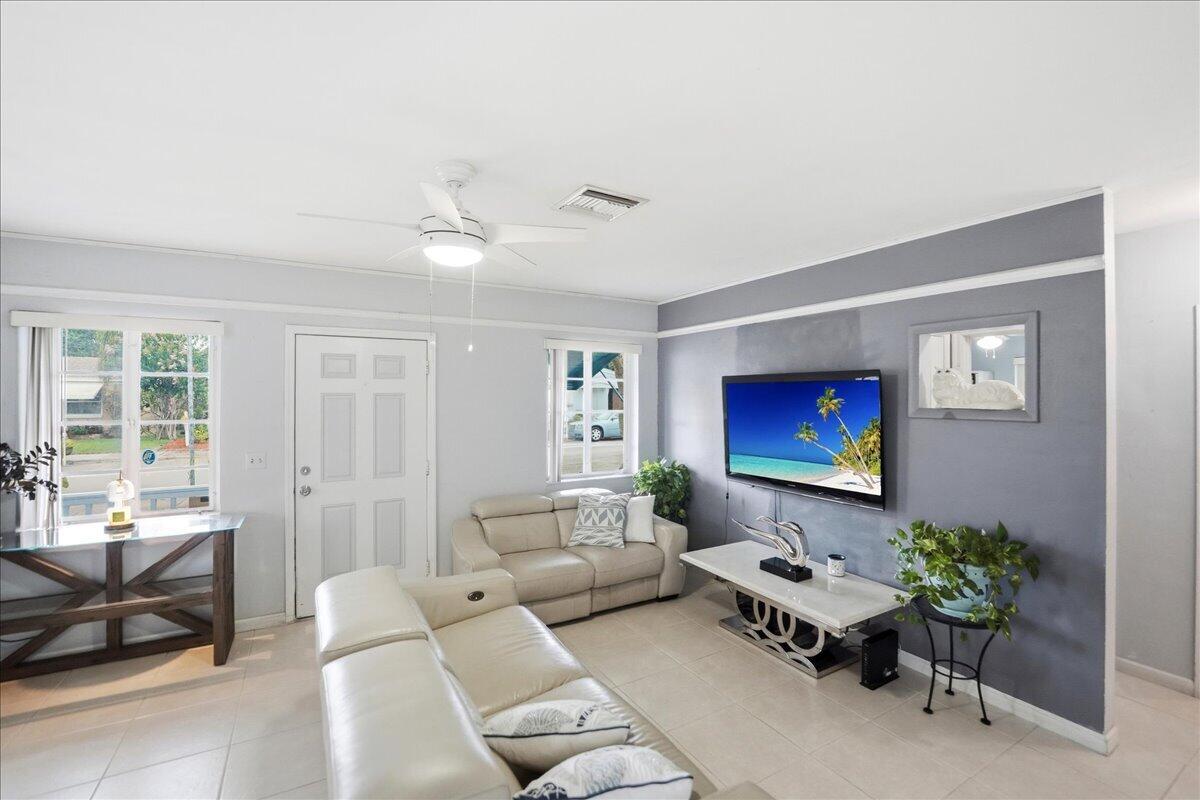 LAKE WORTH TOWN OF - Residential