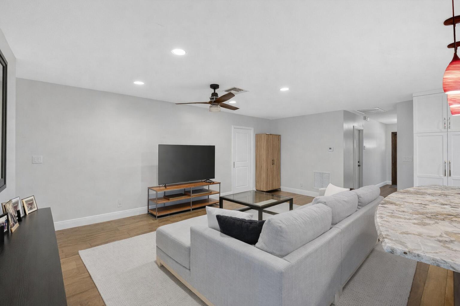 CARRIAGE HILL - Residential Lease