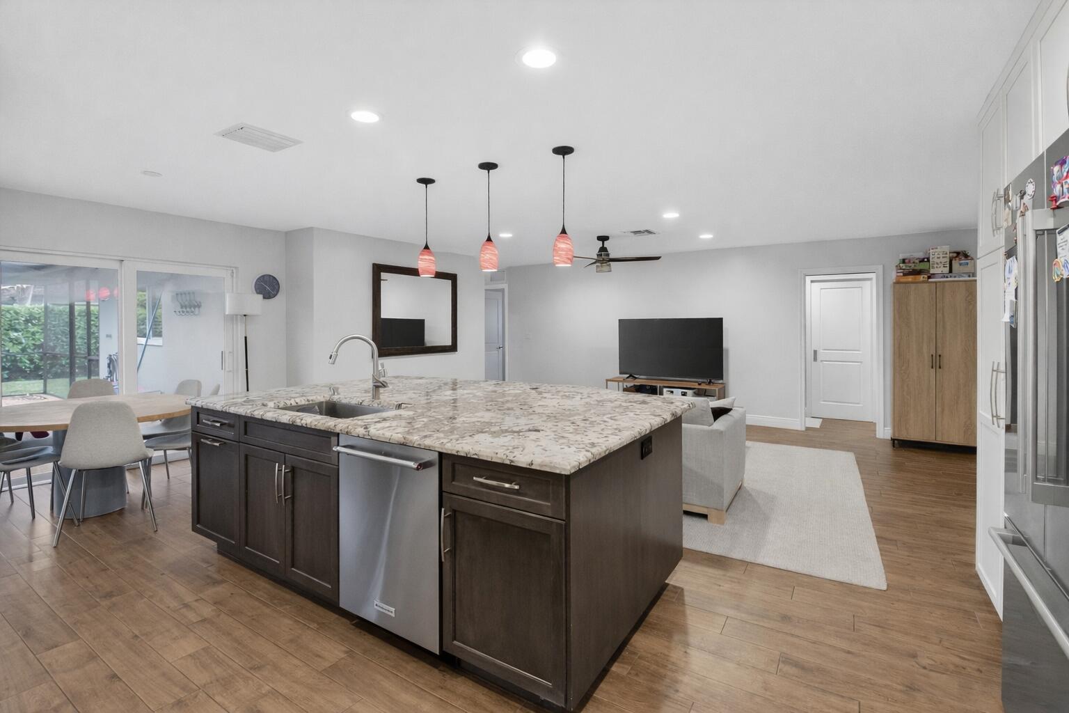 CARRIAGE HILL - Residential Lease