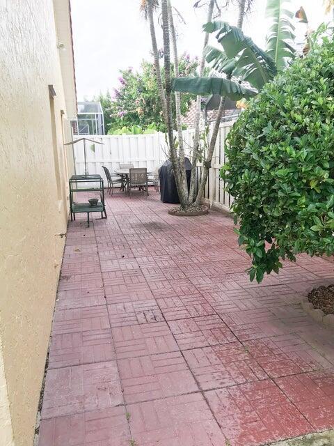 FAIRWAY COVE OF WELLINGTON - Residential Lease