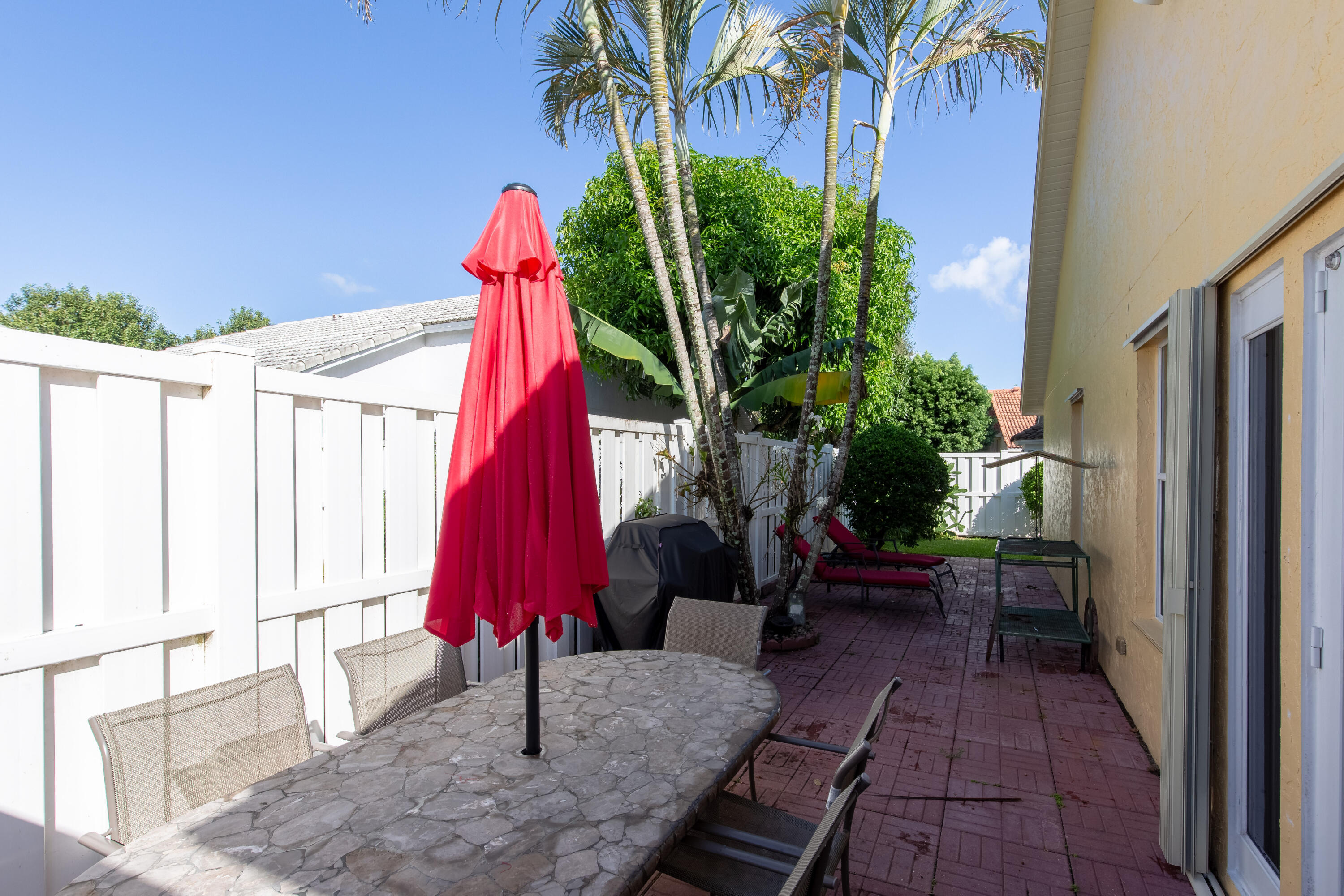 FAIRWAY COVE OF WELLINGTON - Residential Lease