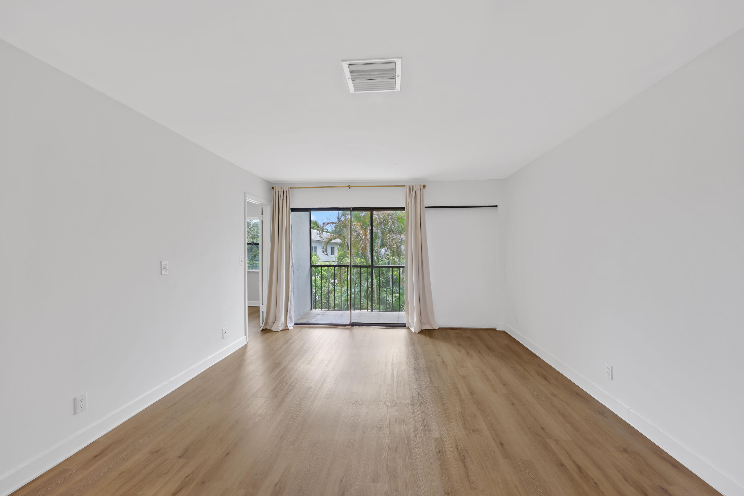 BOCA ISLE CONDO - Residential Lease