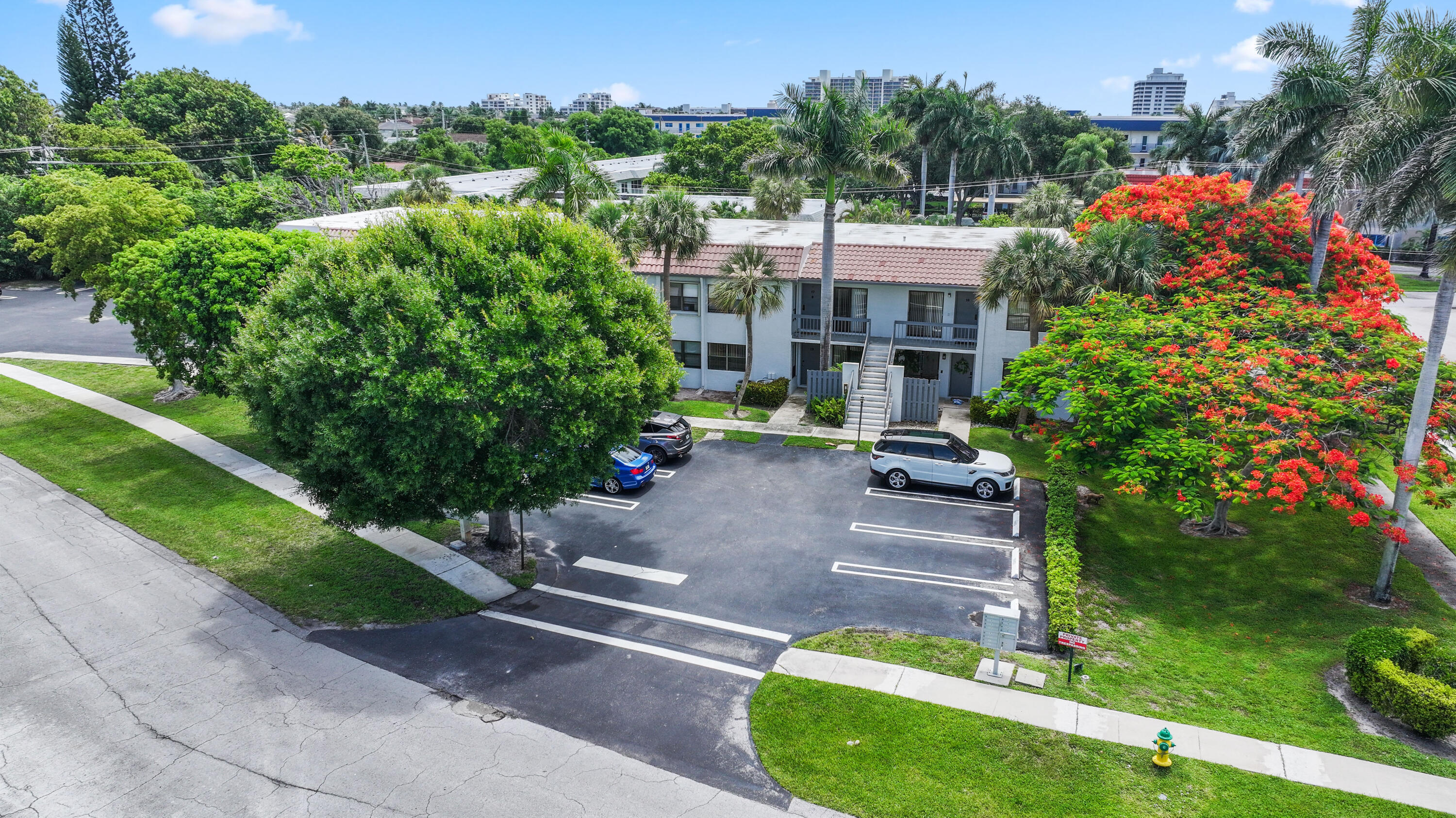 BOCA ISLE CONDO - Residential Lease