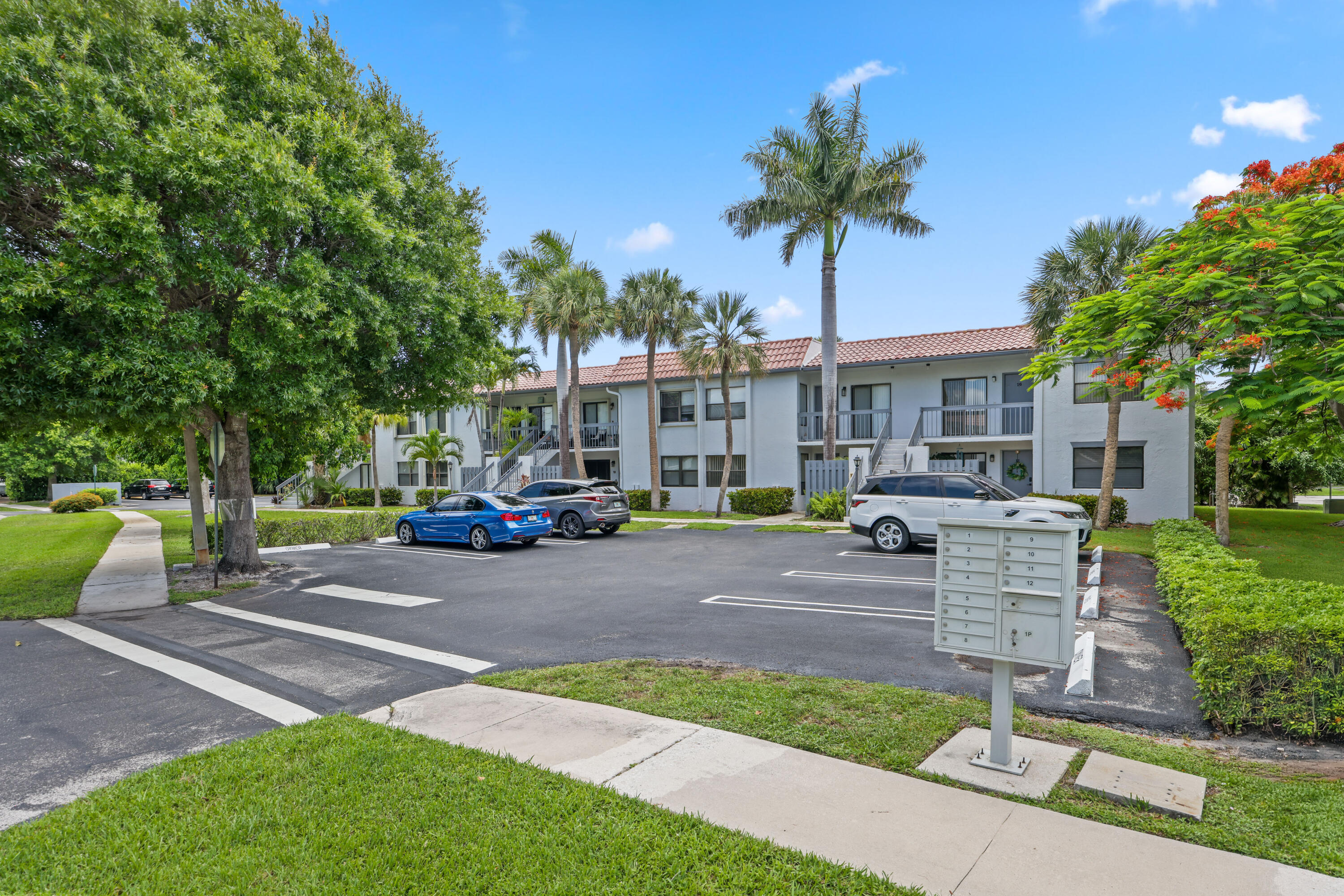 BOCA ISLE CONDO - Residential Lease