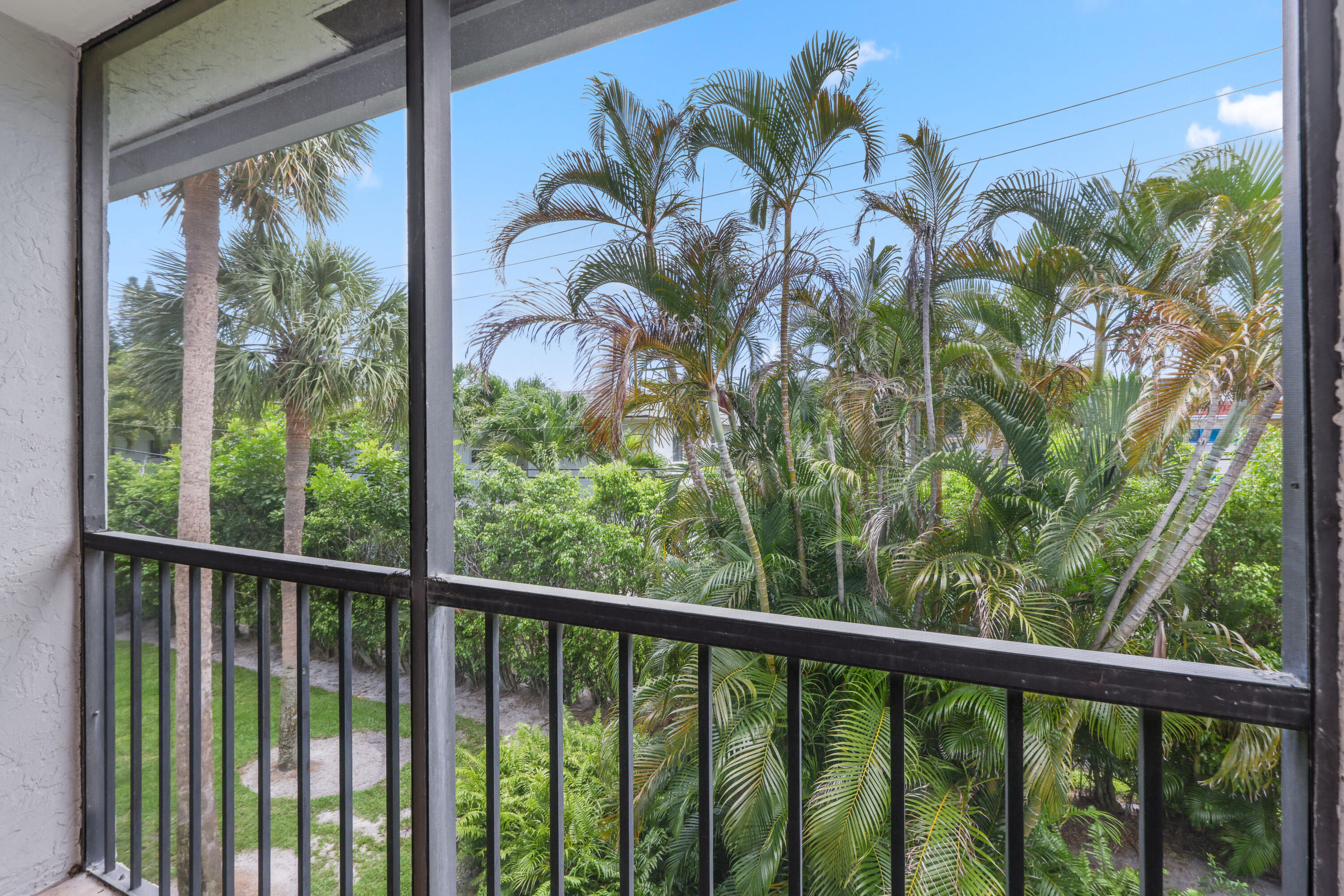 BOCA ISLE CONDO - Residential Lease