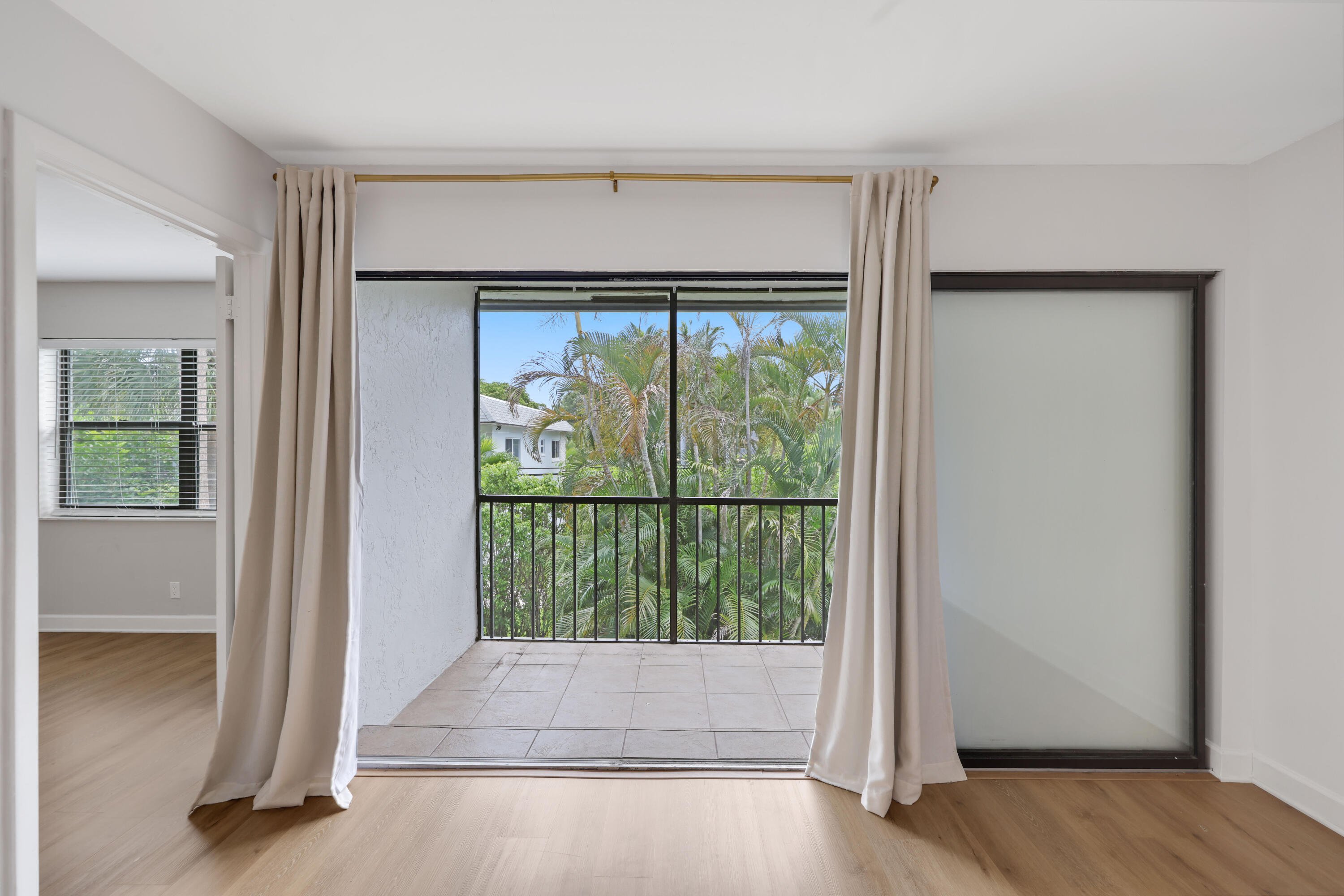 BOCA ISLE CONDO - Residential Lease