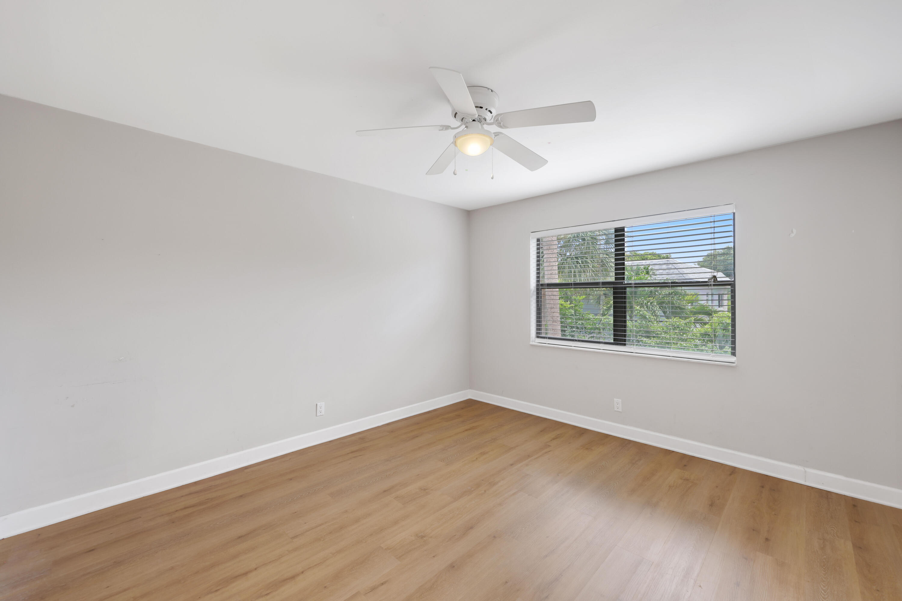 BOCA ISLE CONDO - Residential Lease