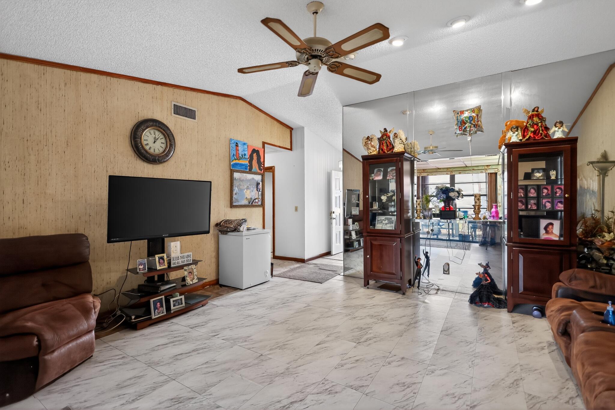 VILLAGES OF WOODLAKE 2 - Residential