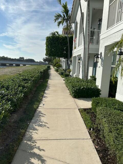 RENAISSANCE COMMONS PUD - Residential Lease