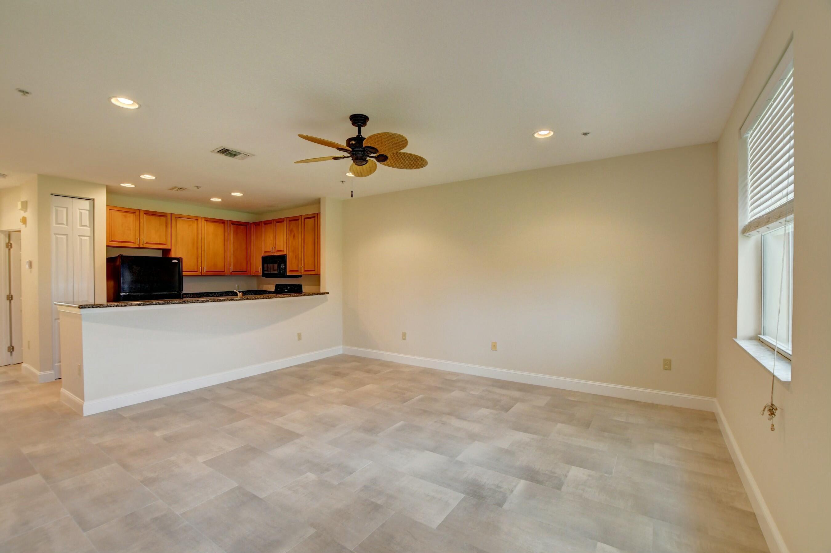 RENAISSANCE COMMONS PUD - Residential Lease