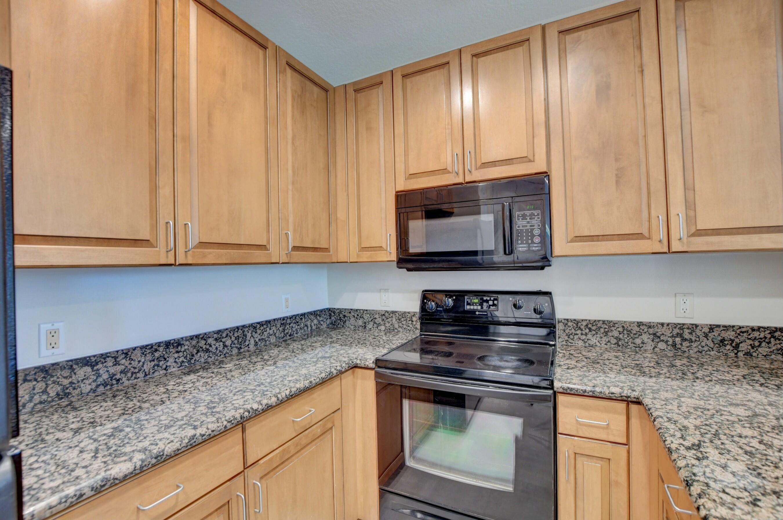 RENAISSANCE COMMONS PUD - Residential Lease