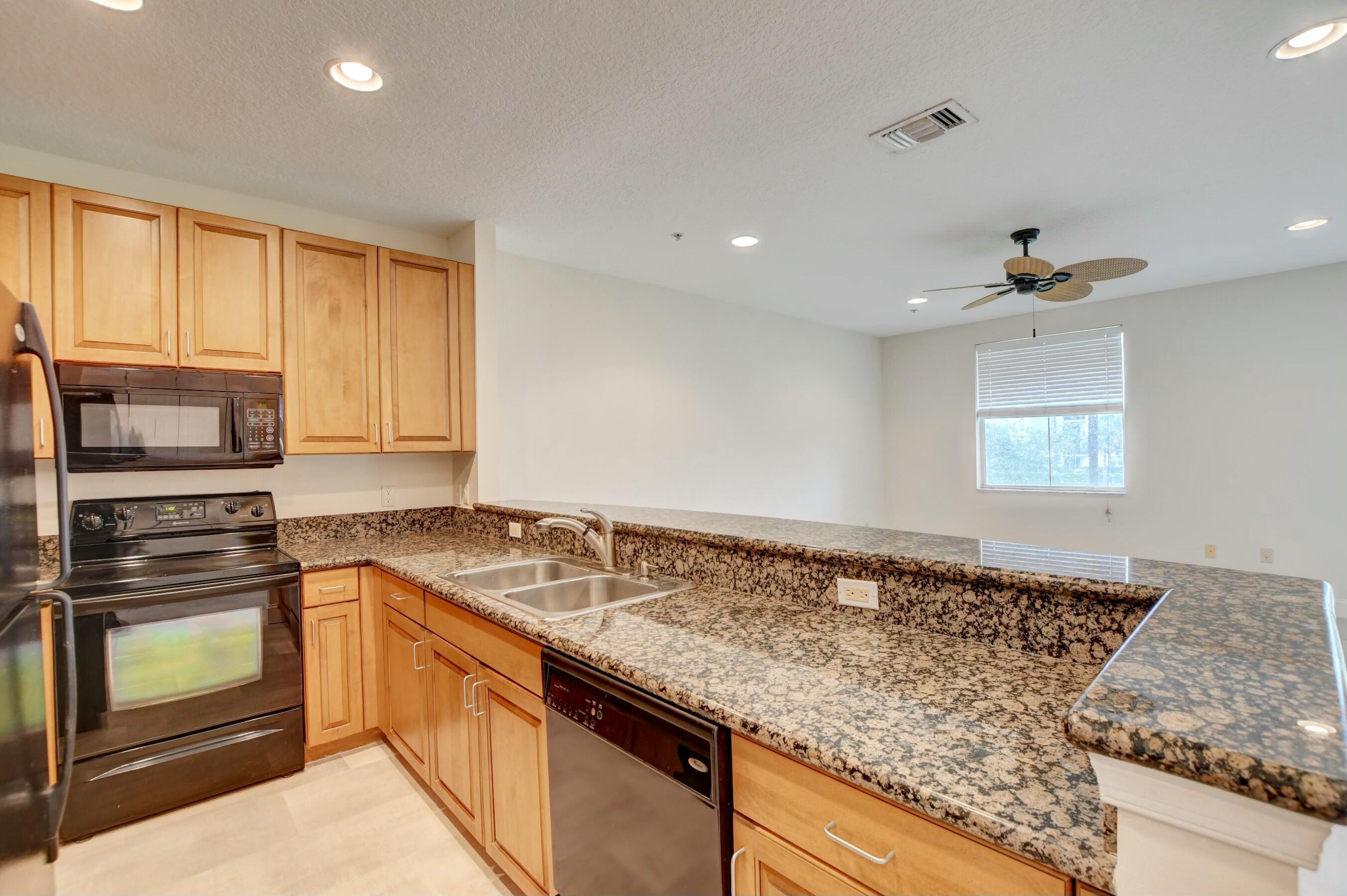 RENAISSANCE COMMONS PUD - Residential Lease