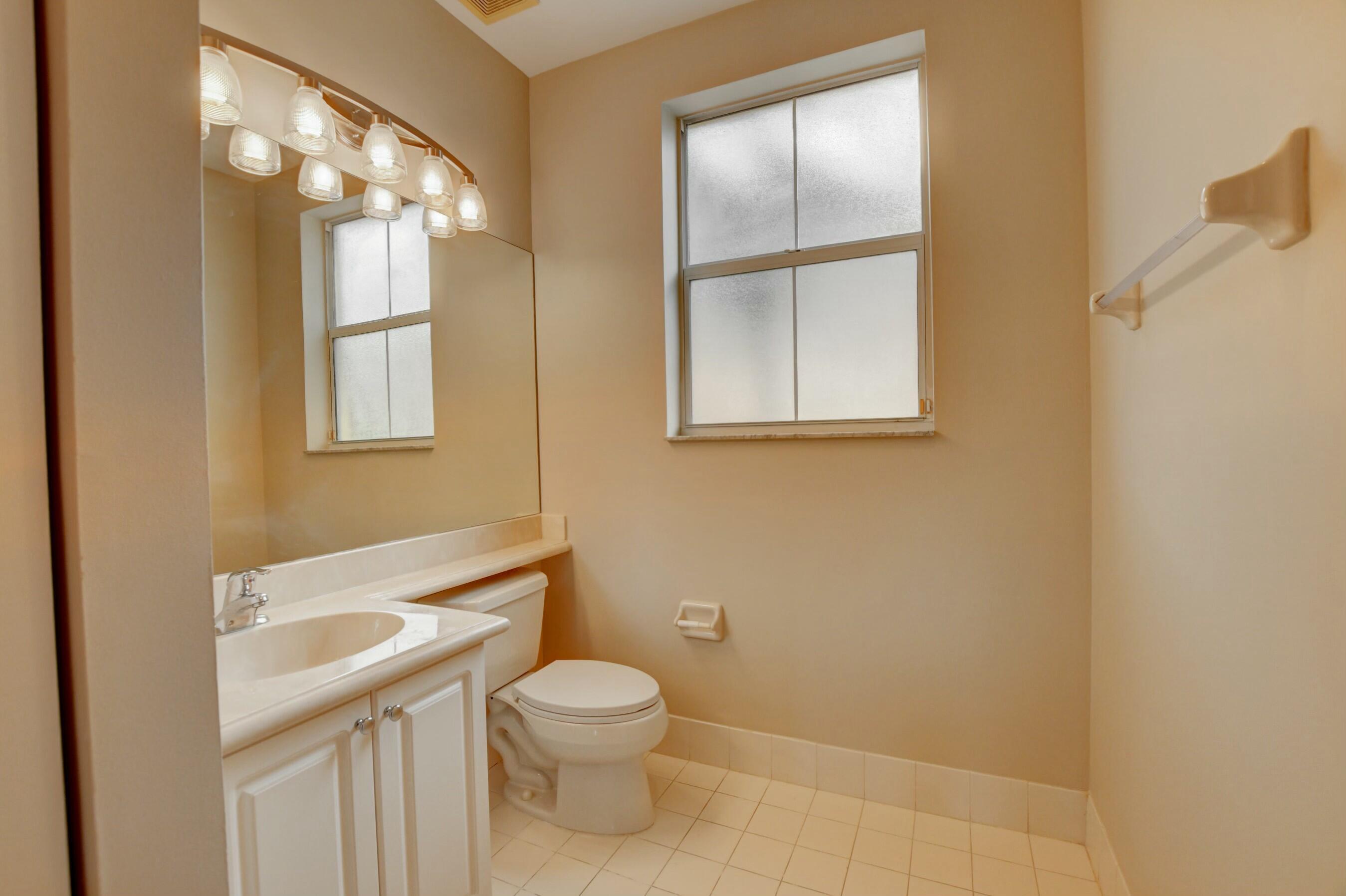 RENAISSANCE COMMONS PUD - Residential Lease