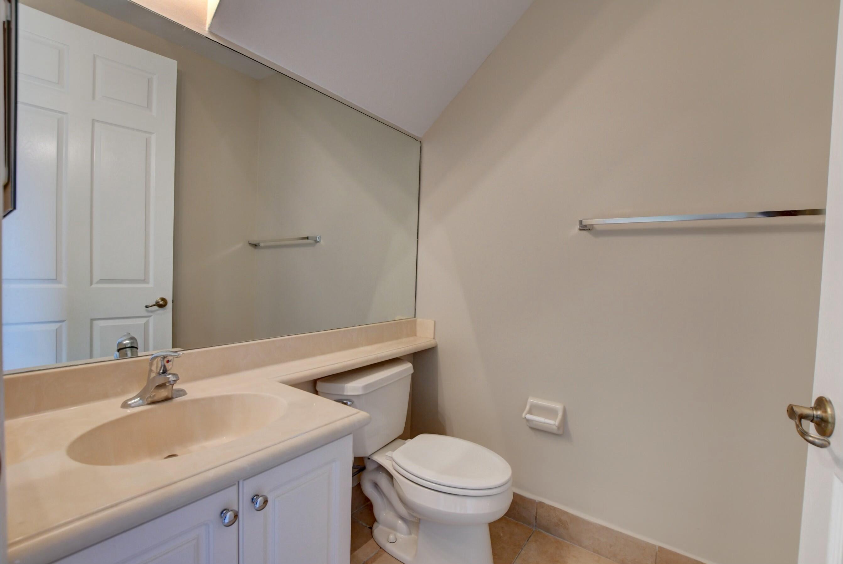RENAISSANCE COMMONS PUD - Residential Lease