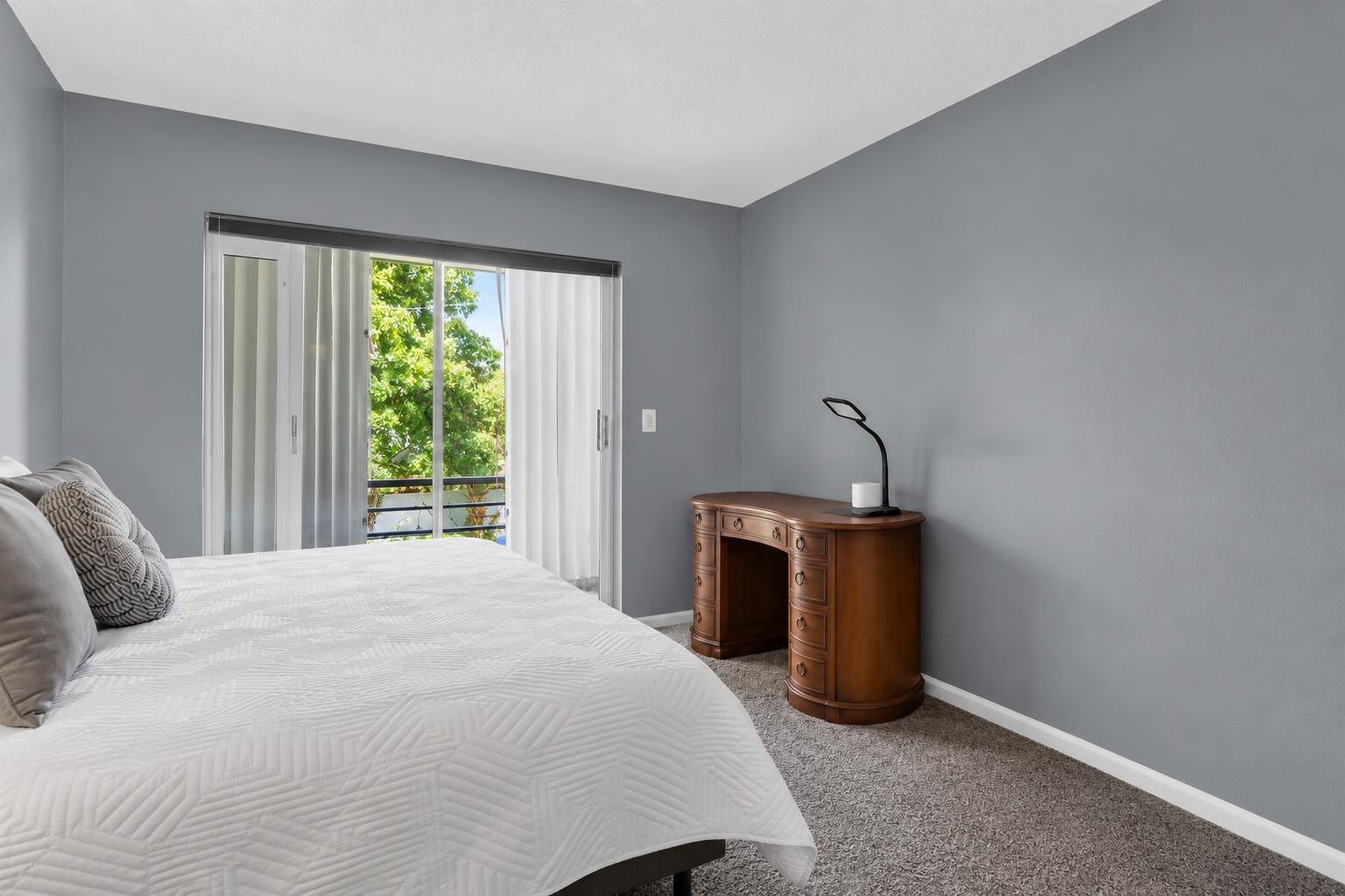 MERIDIAN CONDO 14 - Residential