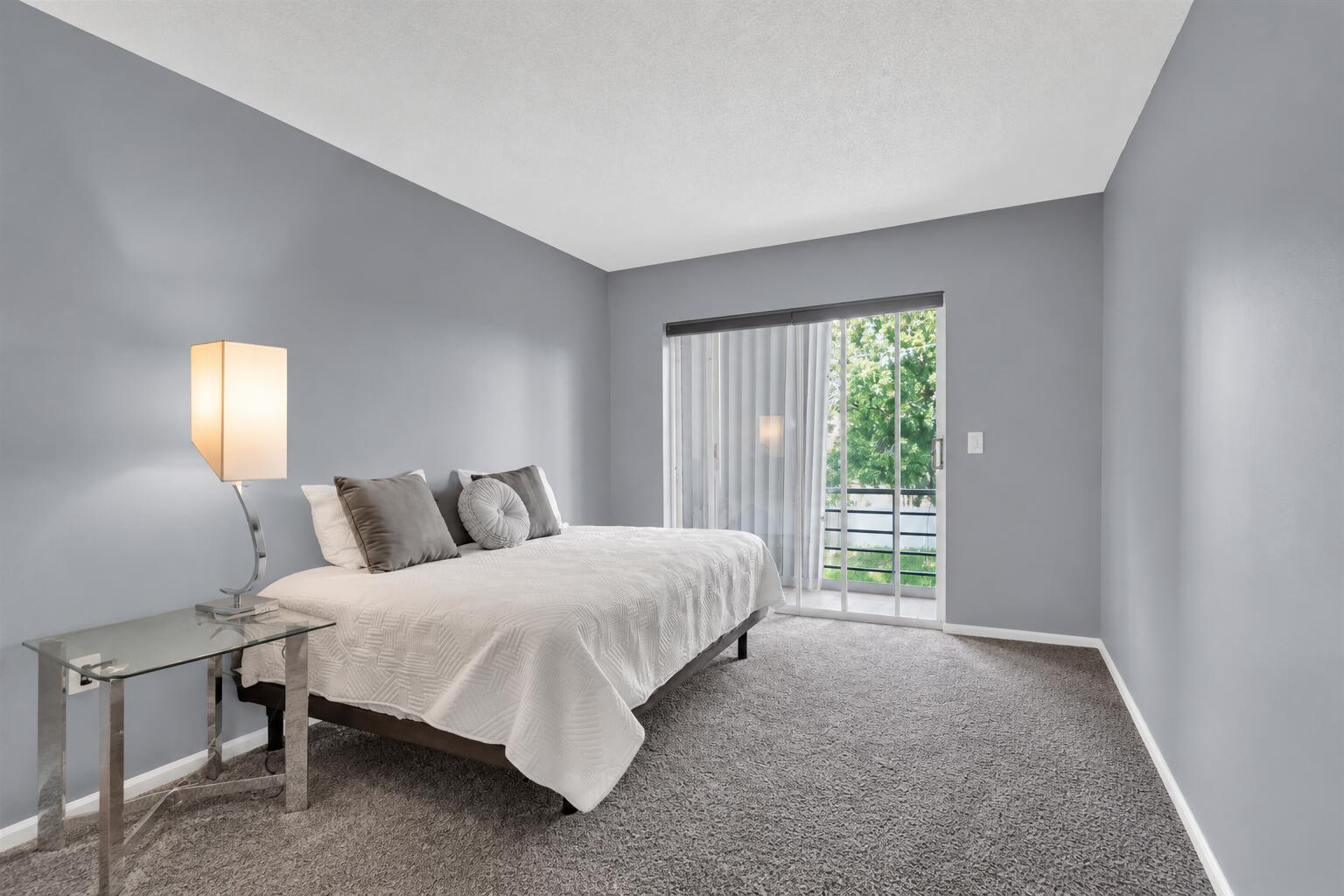 MERIDIAN CONDO 14 - Residential