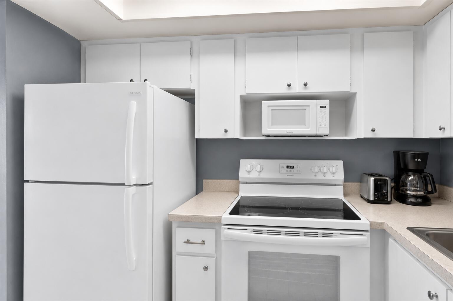 MERIDIAN CONDO 14 - Residential