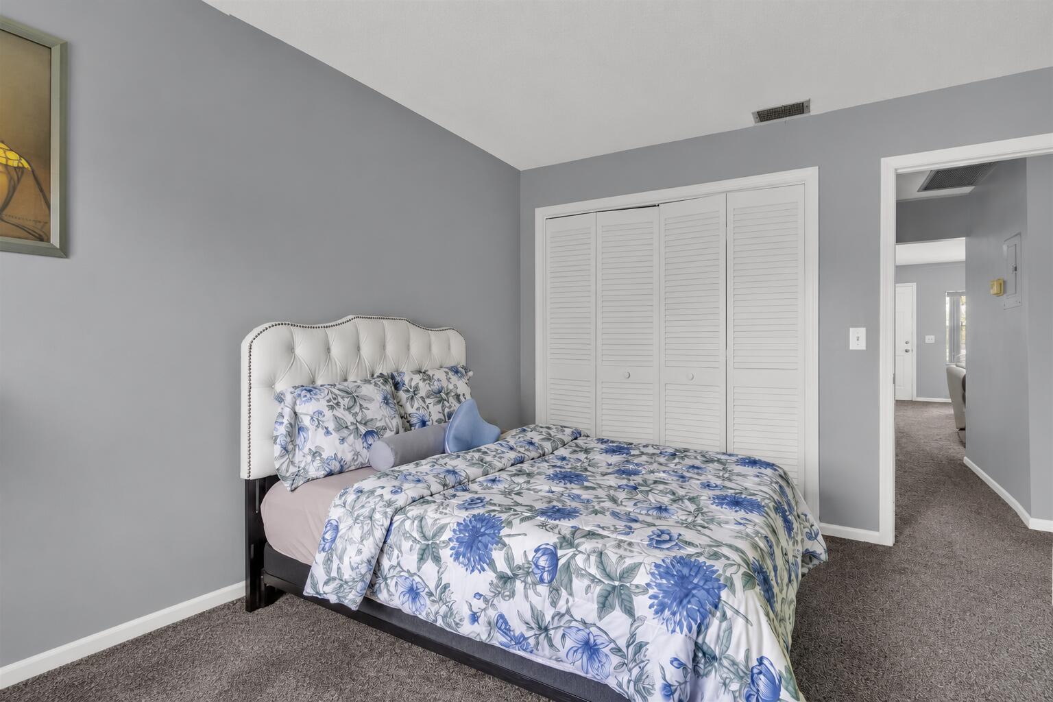 MERIDIAN CONDO 14 - Residential