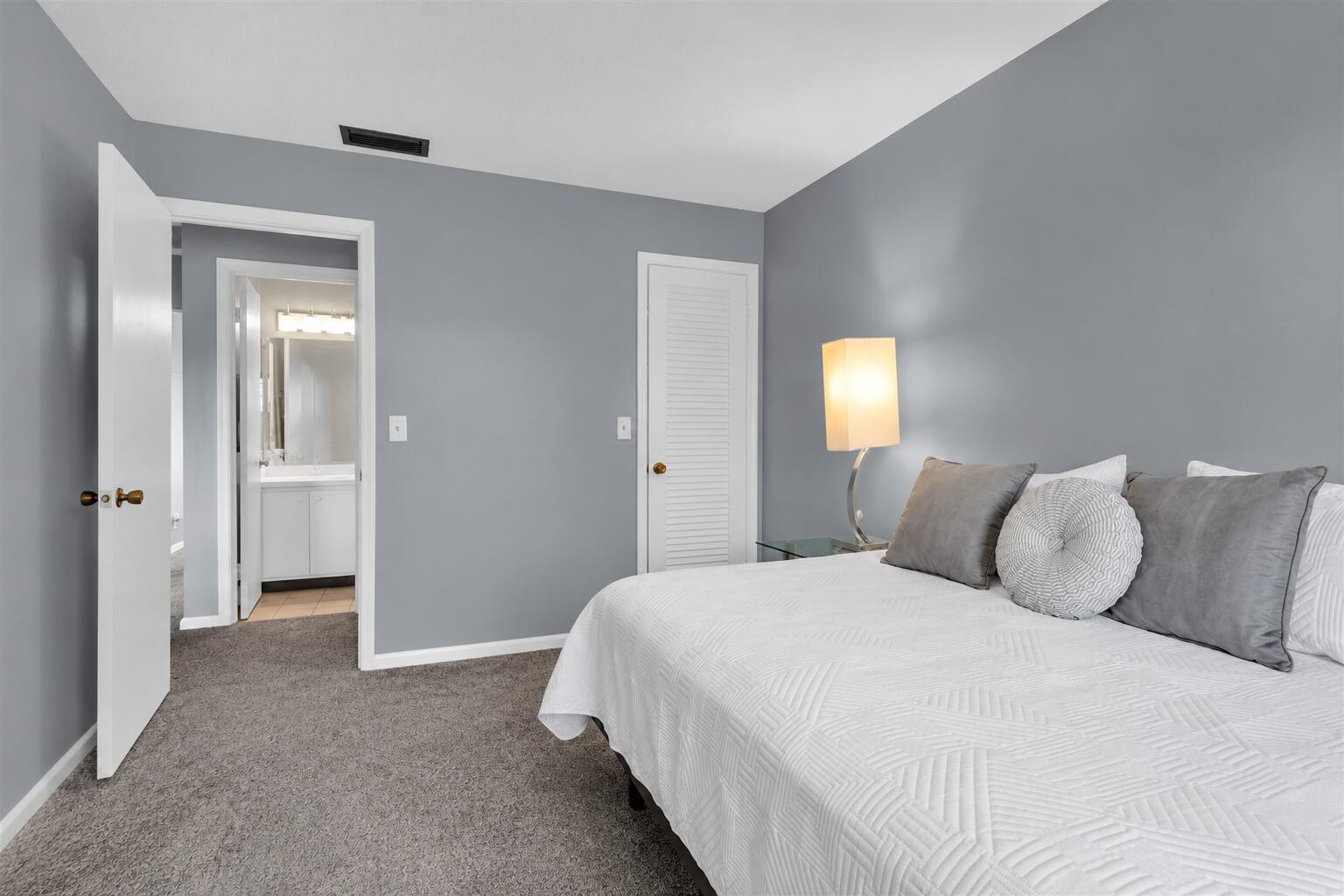 MERIDIAN CONDO 14 - Residential