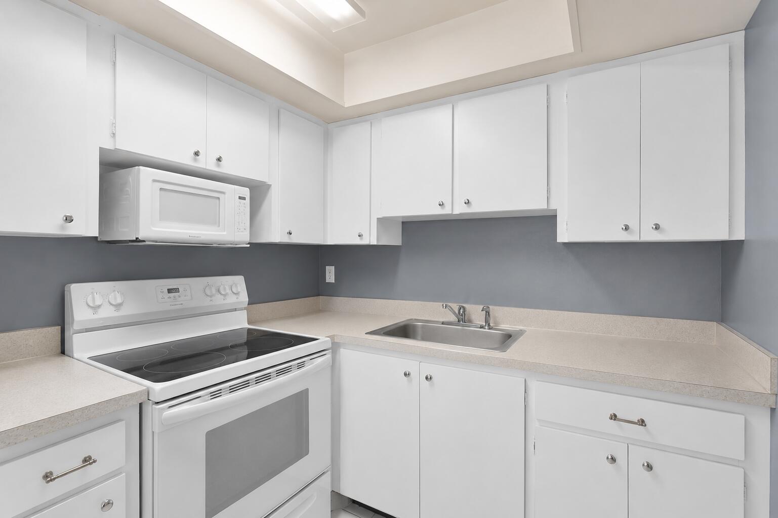 MERIDIAN CONDO 14 - Residential