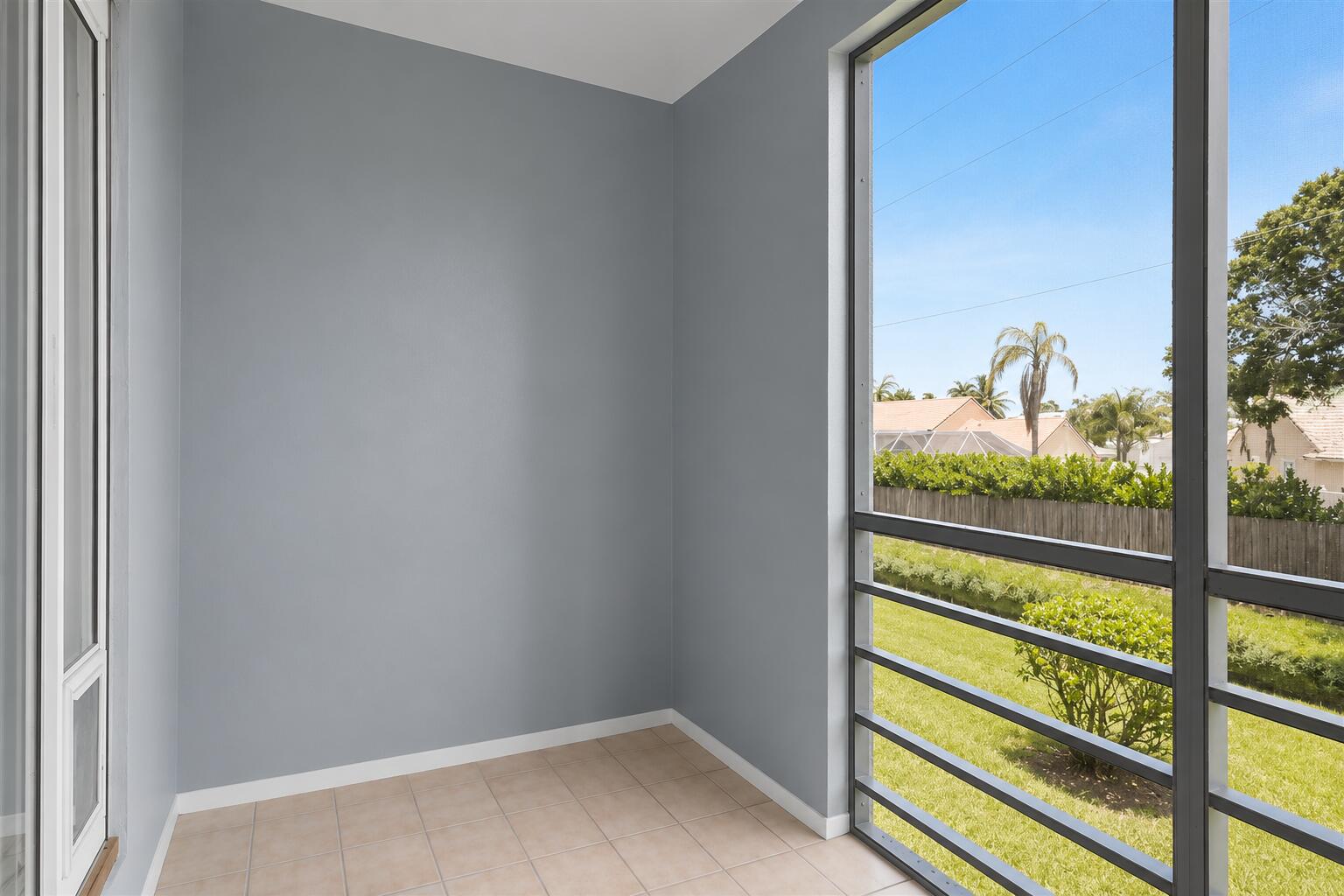 MERIDIAN CONDO 14 - Residential