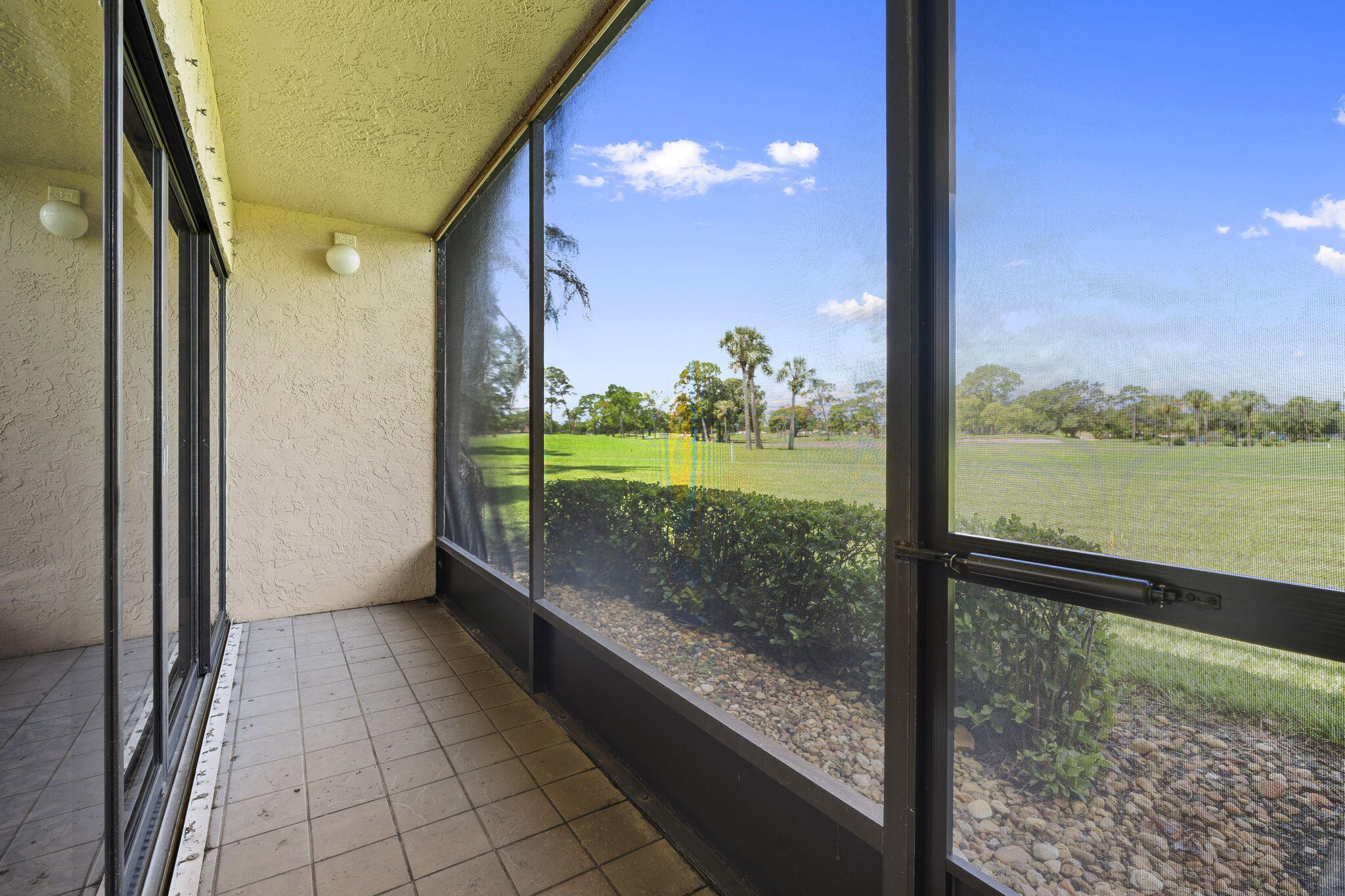 QUAIL RUN VILLAGE (PATTIO RIZZO PLAZA) - Residential