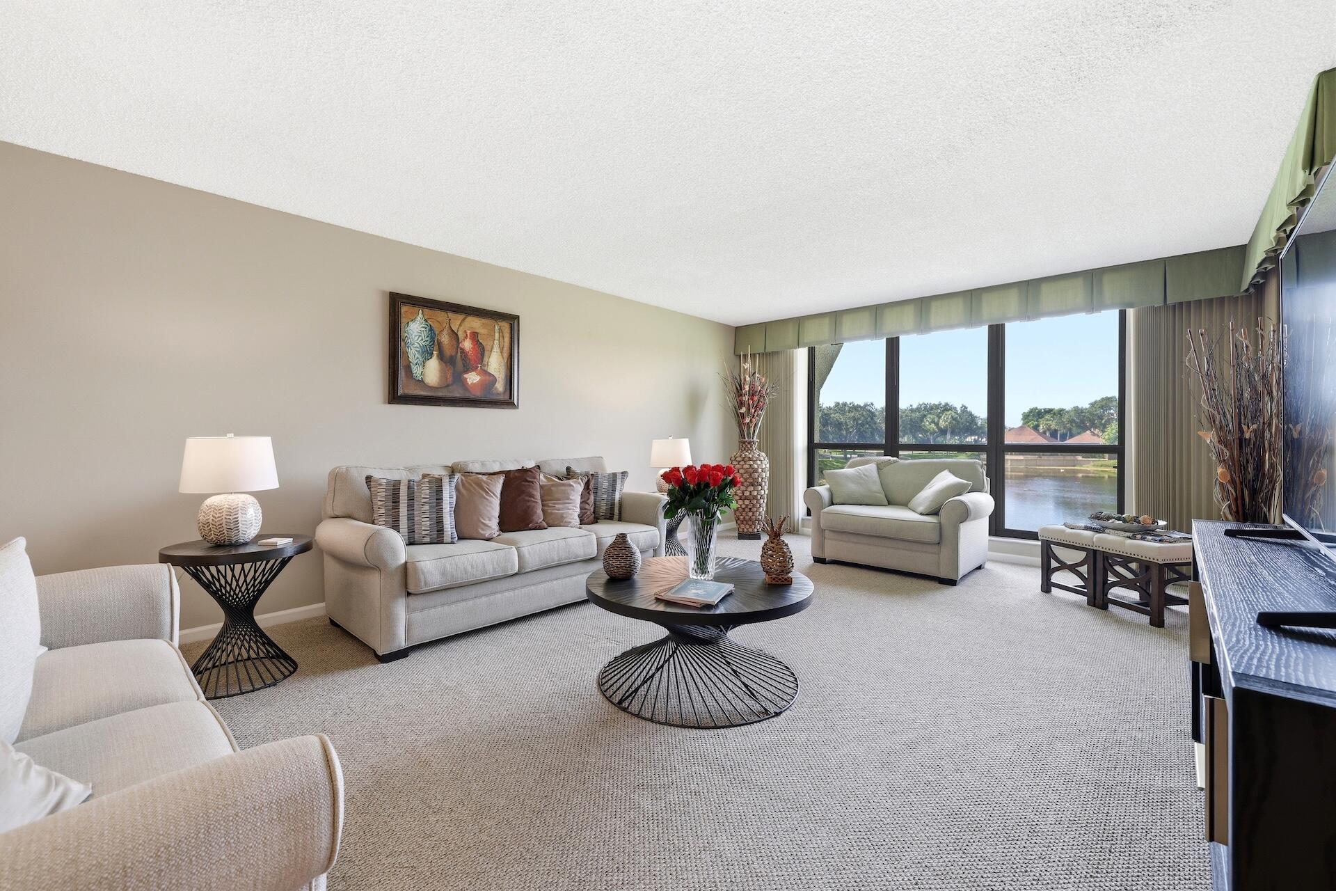 WOODLAND LAKES - Residential