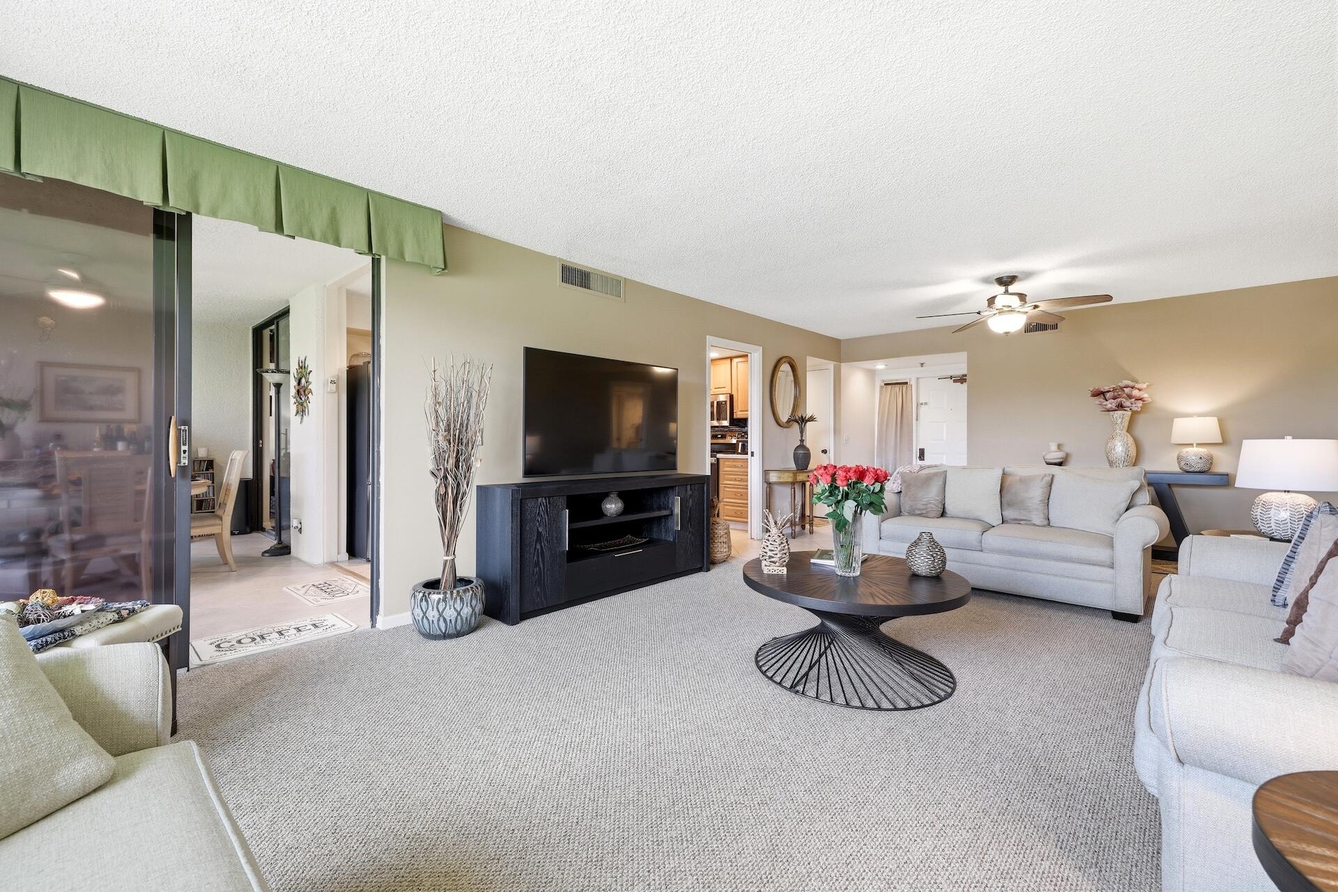 WOODLAND LAKES - Residential