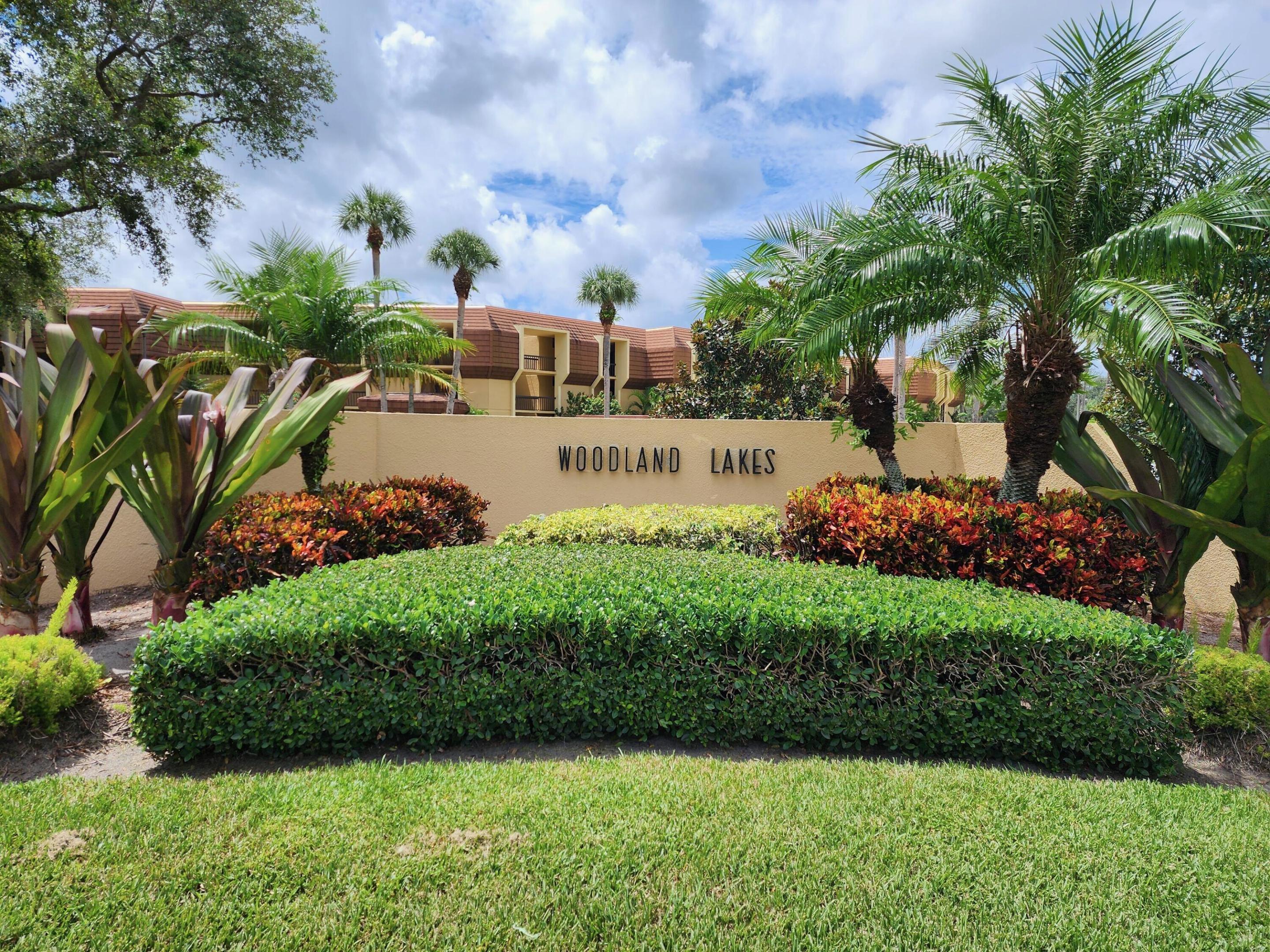 WOODLAND LAKES - Residential