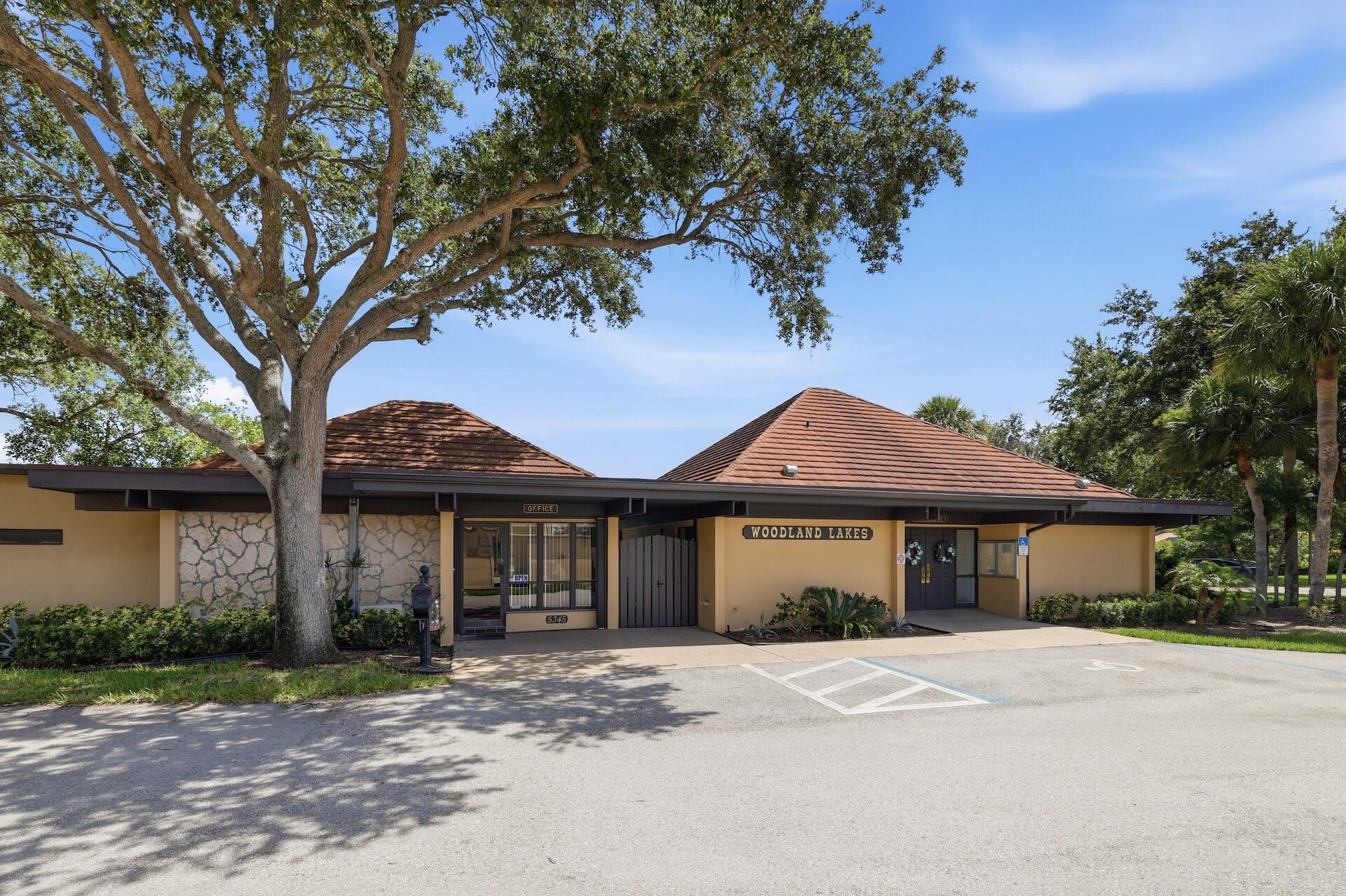 WOODLAND LAKES - Residential