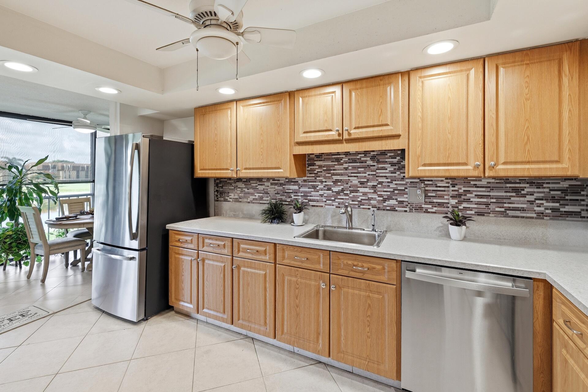 WOODLAND LAKES - Residential