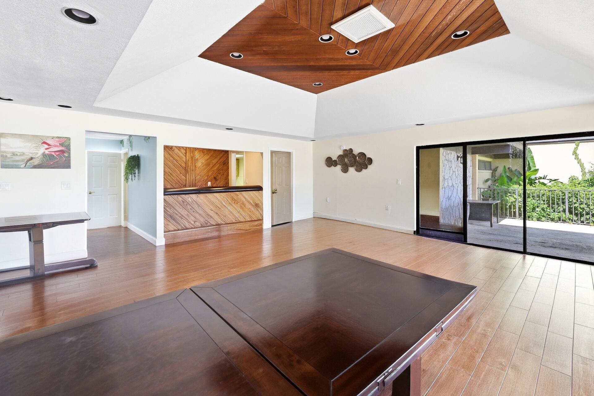 WOODLAND LAKES - Residential